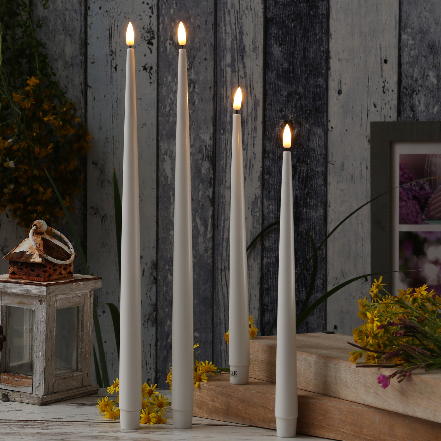 LED Stabkerzen ELLA - Echtwachs - realistische 3D Flamme - H: 38cm - weiß - 2 Stück LED Stabkerzen ELLA - Echtwachs - realistische 3D Flamme - H: 38cm - weiß - 2 Stück