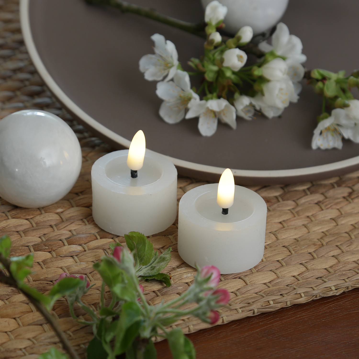 LED Teelichter LINA - Rustik-Optik - Echtwachs - Timer - mit Batterien - D: 4,4cm H: 5cm - 2St. LED Teelichter LINA - Rustik-Optik - Echtwachs - Timer - mit Batterien - D: 4,4cm H: 5cm - 2St.