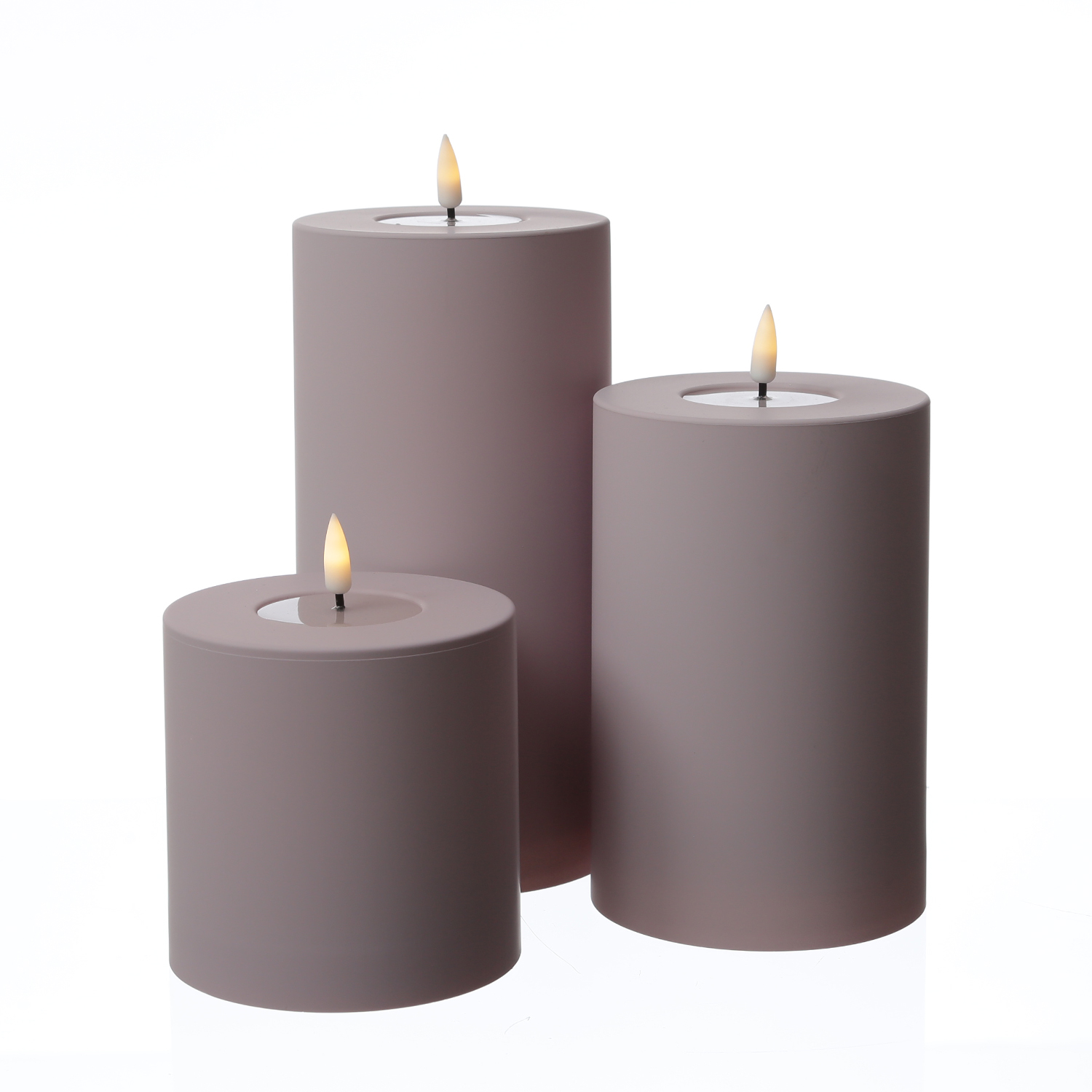 LED Stumpenkerze MIA - Kunststoff - realistische 3D Flamme - H- 20cm - f. Aussen - flieder-lila LED Stumpenkerze MIA - Kunststoff - realistische 3D Flamme - H- 20cm - f. Aussen - flieder-lila