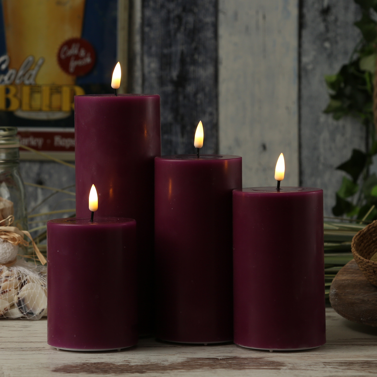 LED Stumpenkerze MIA - Echtwachs - realistische 3D Flamme - H: 12,5cm - D: 7,5cm - beere LED Stumpenkerze MIA - Echtwachs - realistische 3D Flamme - H: 12,5cm - D: 7,5cm - beere