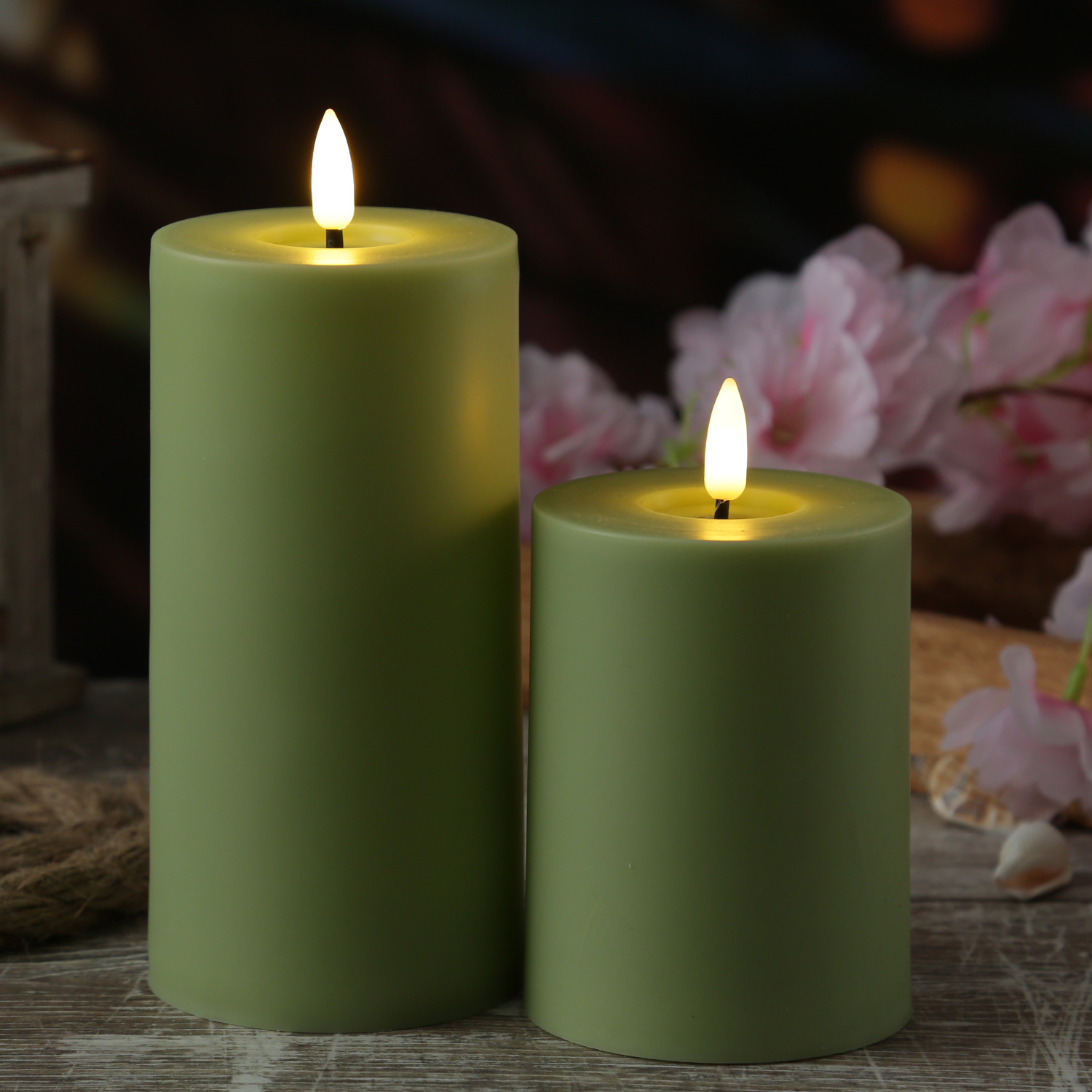 LED Stumpenkerze - Kunststoff - 3D Flamme - H: 15cm - D: 7,5cm - Timer - für Innen/Außen - grün