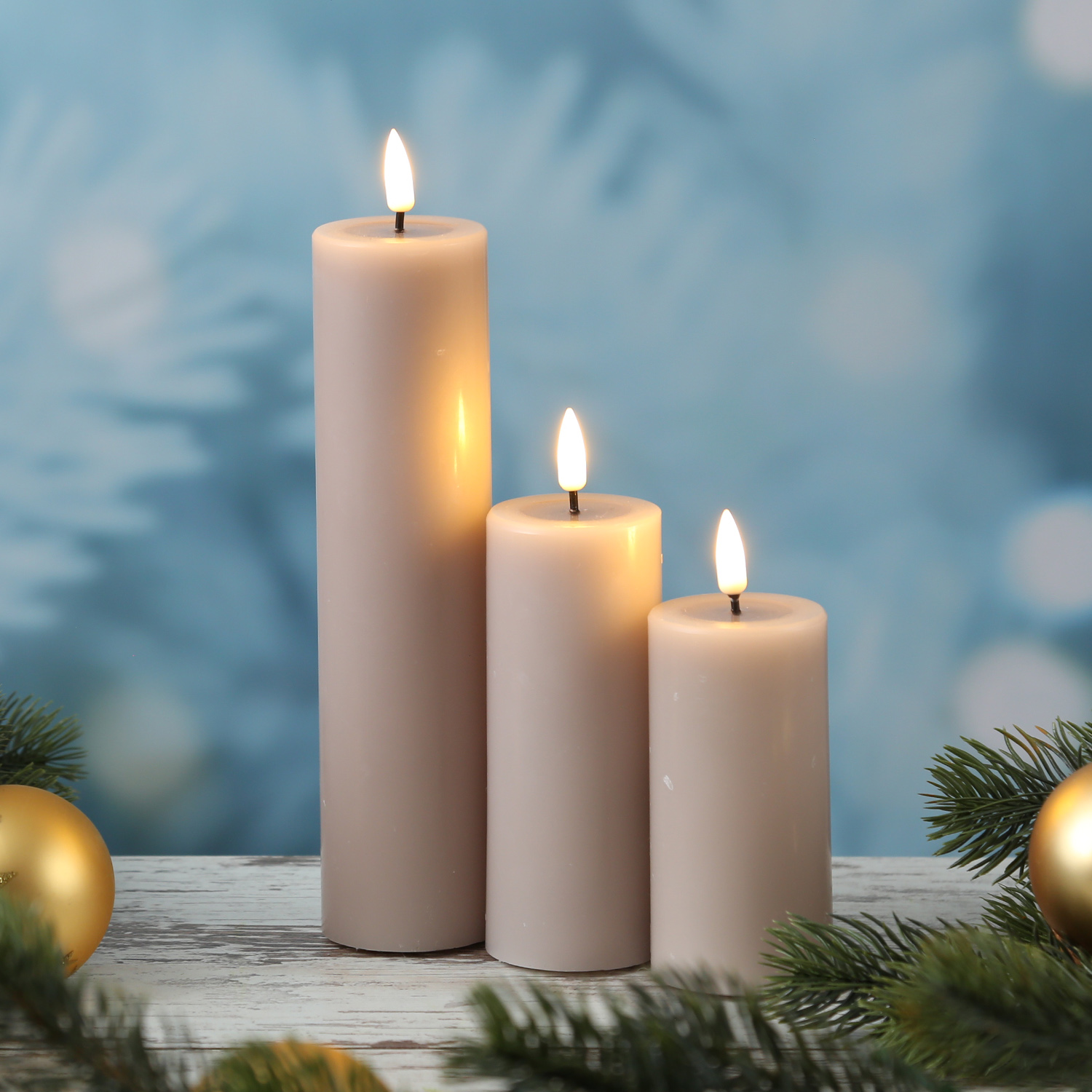 LED Stumpenkerze MIA - Echtwachs - realistische 3D Flamme - H: 20cm - D: 5cm - altrosa LED Stumpenkerze MIA - Echtwachs - realistische 3D Flamme - H: 20cm - D: 5cm - altrosa