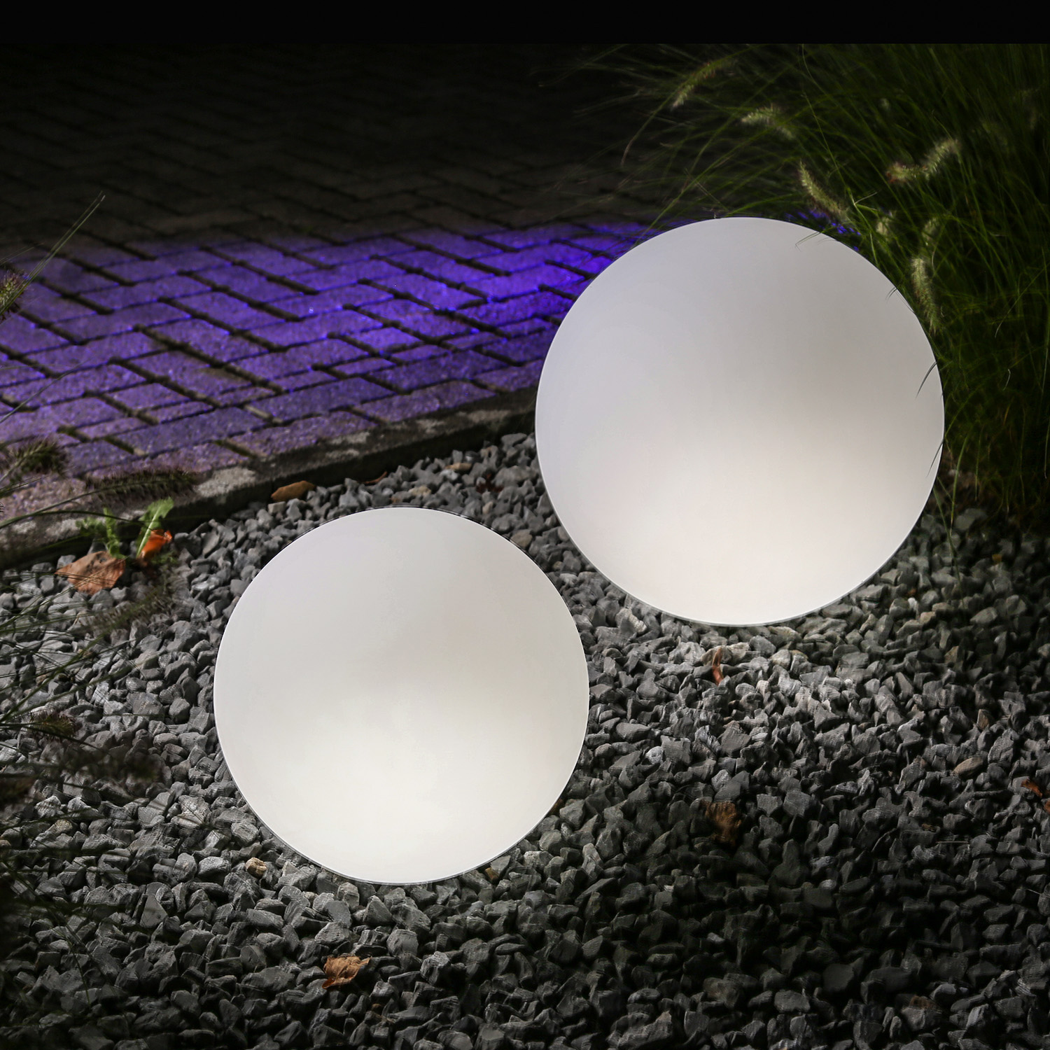 Leuchtobjekt outdoor KUGEL 30cm mit E27 Fassung - kaltweißes 1W Leuchtmittel Leuchtobjekt outdoor KUGEL 30cm mit E27 Fassung - kaltweißes 1W Leuchtmittel