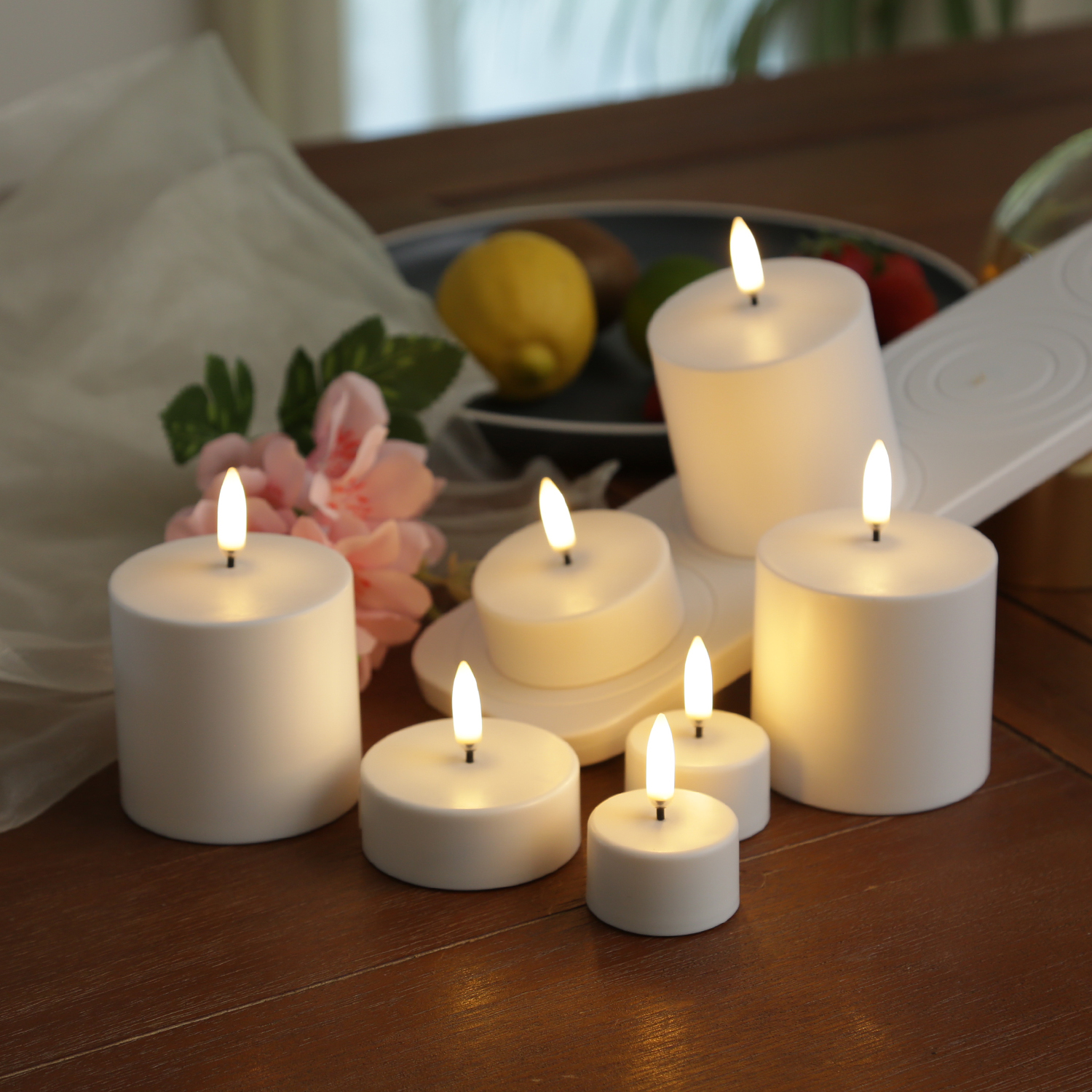 LED Maxi Teelichter - 2 wiederaufladbare LED Teelichter - D: 6cm - Timer - weiß - für Außen LED Maxi Teelichter - 2 wiederaufladbare LED Teelichter - D: 6cm - Timer - weiß - für Außen
