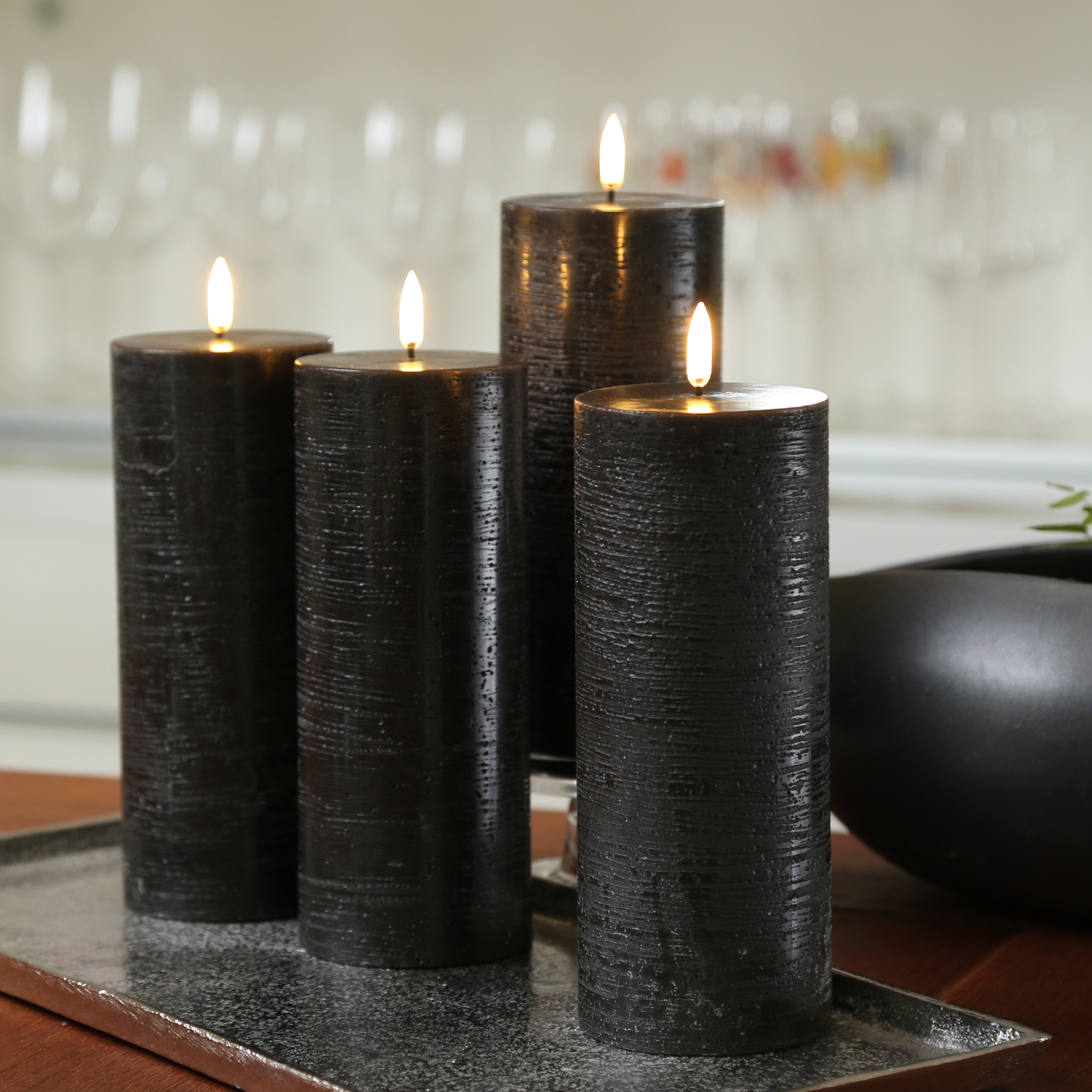 LED Kerzenset PIA - Rustik-Optik - H: 20cm - inkl. Batterien und Fernbedienung - schwarz - 4er Set LED Kerzenset PIA - Rustik-Optik - H: 20cm - inkl. Batterien und Fernbedienung - schwarz - 4er Set
