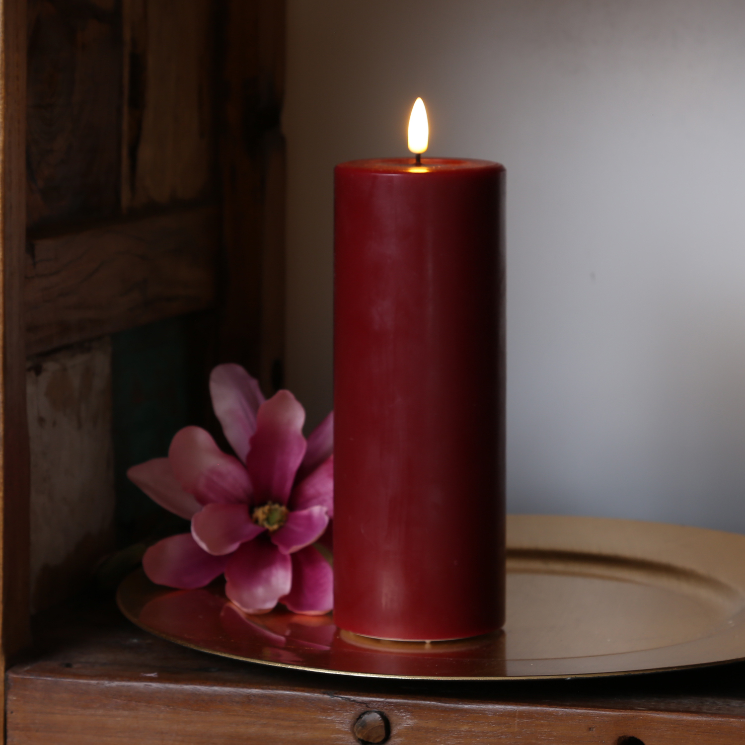 LED Stumpenkerze MIA - Echtwachs - realistische 3D Flamme - H: 20cm - Batteriebetrieb - weinrot LED Stumpenkerze MIA - Echtwachs - realistische 3D Flamme - H: 20cm - Batteriebetrieb - weinrot