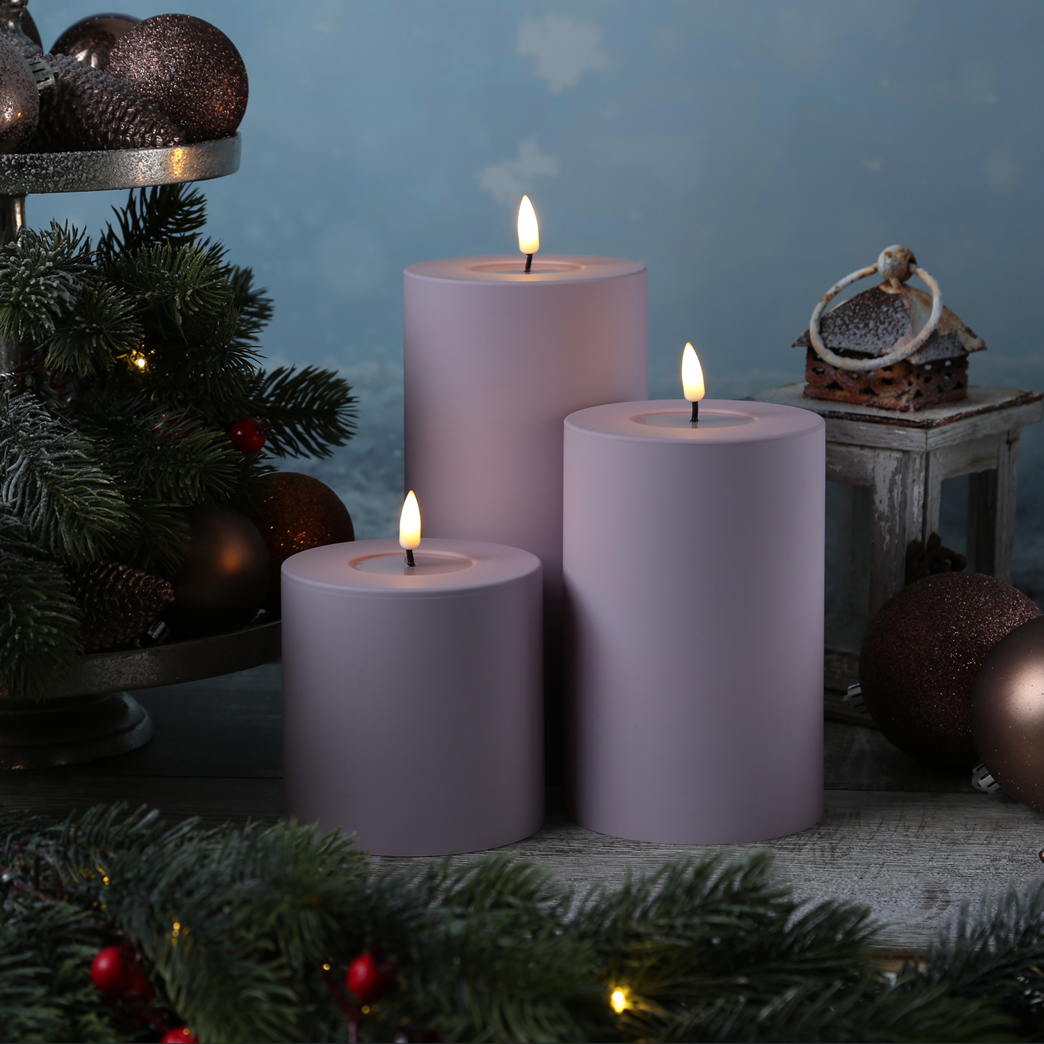 LED Stumpenkerze MIA - Kunststoff - realistische 3D Flamme - H: 15cm - f. Außen - flieder/lila LED Stumpenkerze MIA - Kunststoff - realistische 3D Flamme - H: 15cm - f. Außen - flieder/lila