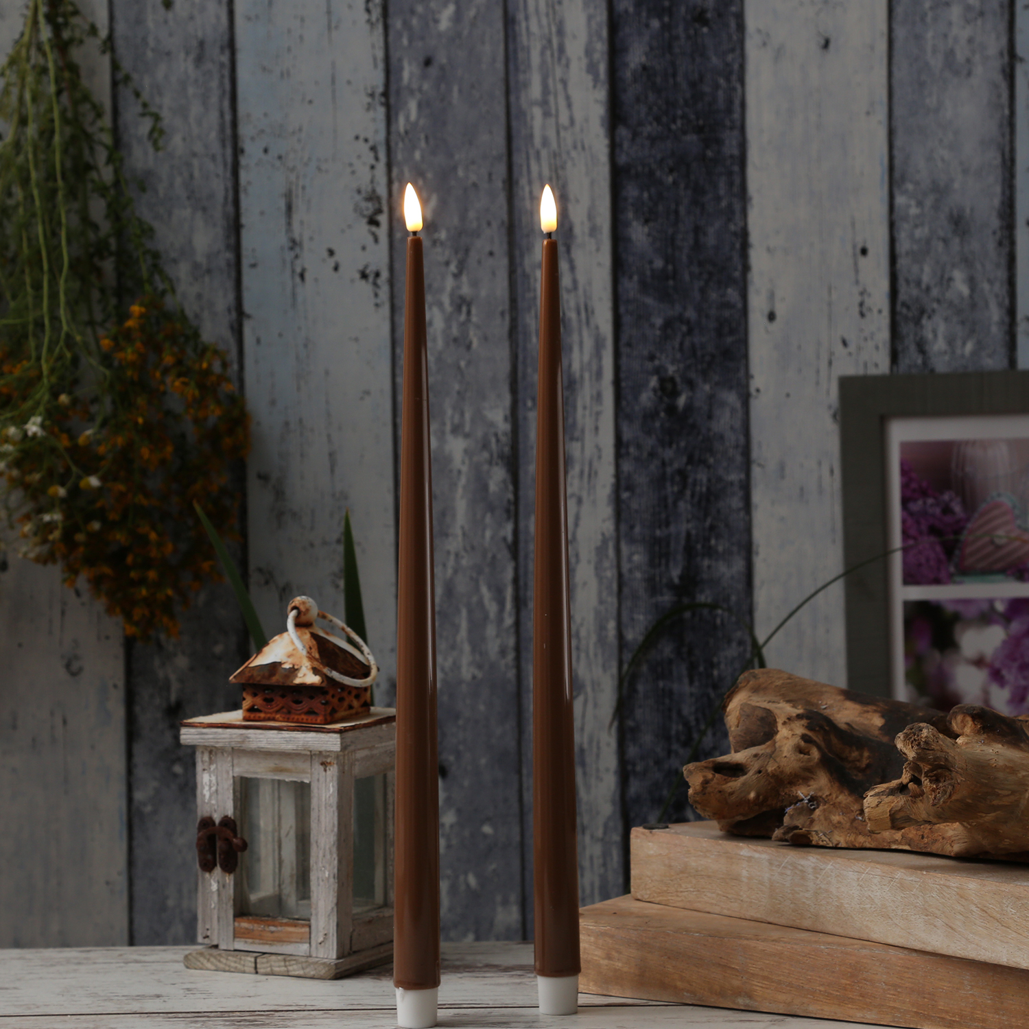 LED Stabkerzen ELLA - Echtwachs - realistische 3D Flamme - H: 38cm - karamell - 2 Stück LED Stabkerzen ELLA - Echtwachs - realistische 3D Flamme - H: 38cm - karamell - 2 Stück