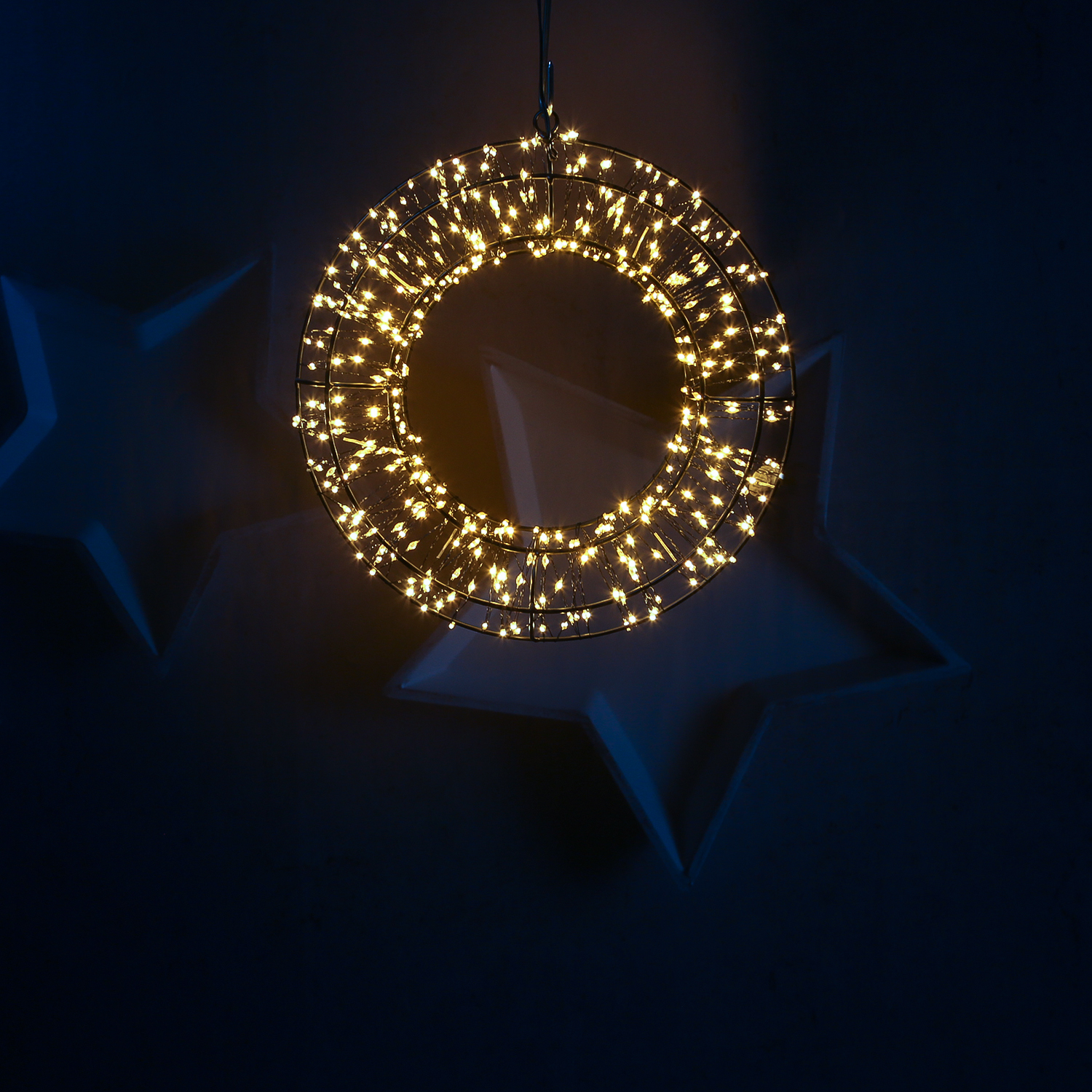 LED Kranz abgeflacht - Lichterkranz mit 400 bernstein LED - D: 30cm - 8Modi/Timer - Innen/Außen LED Kranz abgeflacht - Lichterkranz mit 400 bernstein LED - D: 30cm - 8Modi/Timer - Innen/Außen