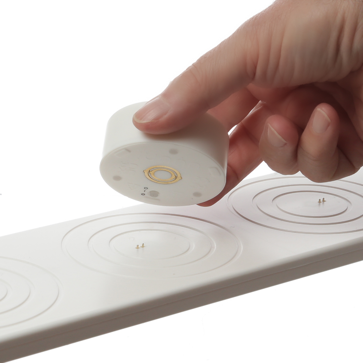 LED Maxi Teelichter - 4 wiederaufladbare LED Teelichter - D: 6cm - Timer - weiß - für Außen