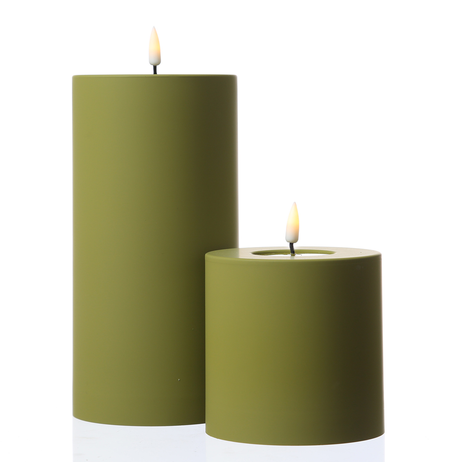 LED Stumpenkerze MIA - Kunststoff - 3D Flamme - H: 10cm - D: 10cm - für Außen - olivgrün LED Stumpenkerze MIA - Kunststoff - 3D Flamme - H: 10cm - D: 10cm - für Außen - olivgrün