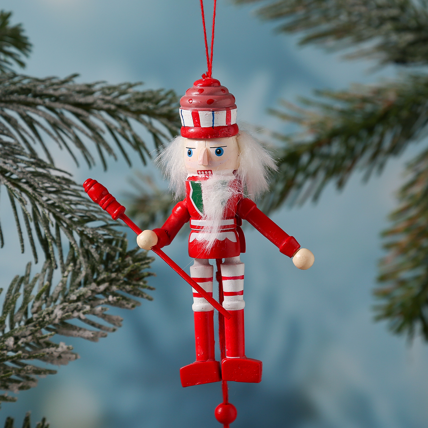 Weihnachtsbaumschmuck NUSSKNACKER - Tannenholz - inkl. Aufhänger - beweglich - H: 12,5cm - rot Weihnachtsbaumschmuck NUSSKNACKER - Tannenholz - inkl. Aufhänger - beweglich - H: 12,5cm - rot