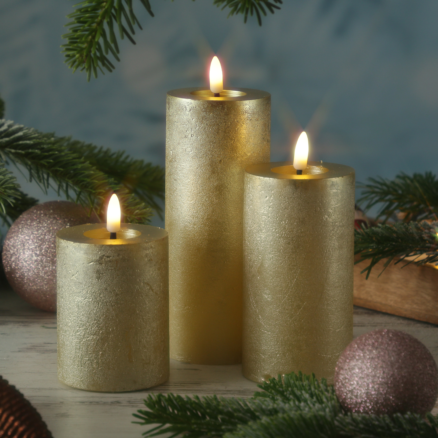LED Kerzenset LINA - Rustik-Optik - Echtwachs - 3D Flamme - 3 Größen - Timer - gold - 3er Set