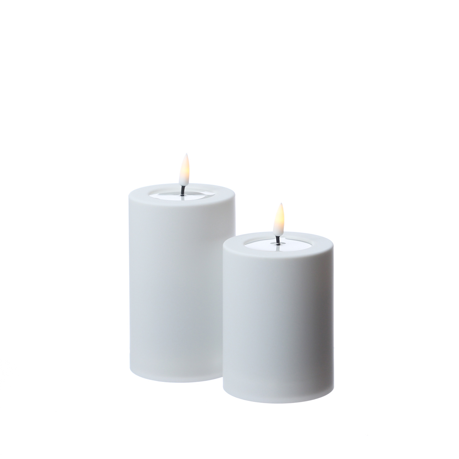 LED Stumpenkerze MIA - Kunststoff - realistische 3D Flamme - H: 10cm - outdoor - weiß LED Stumpenkerze MIA - Kunststoff - realistische 3D Flamme - H: 10cm - outdoor - weiß