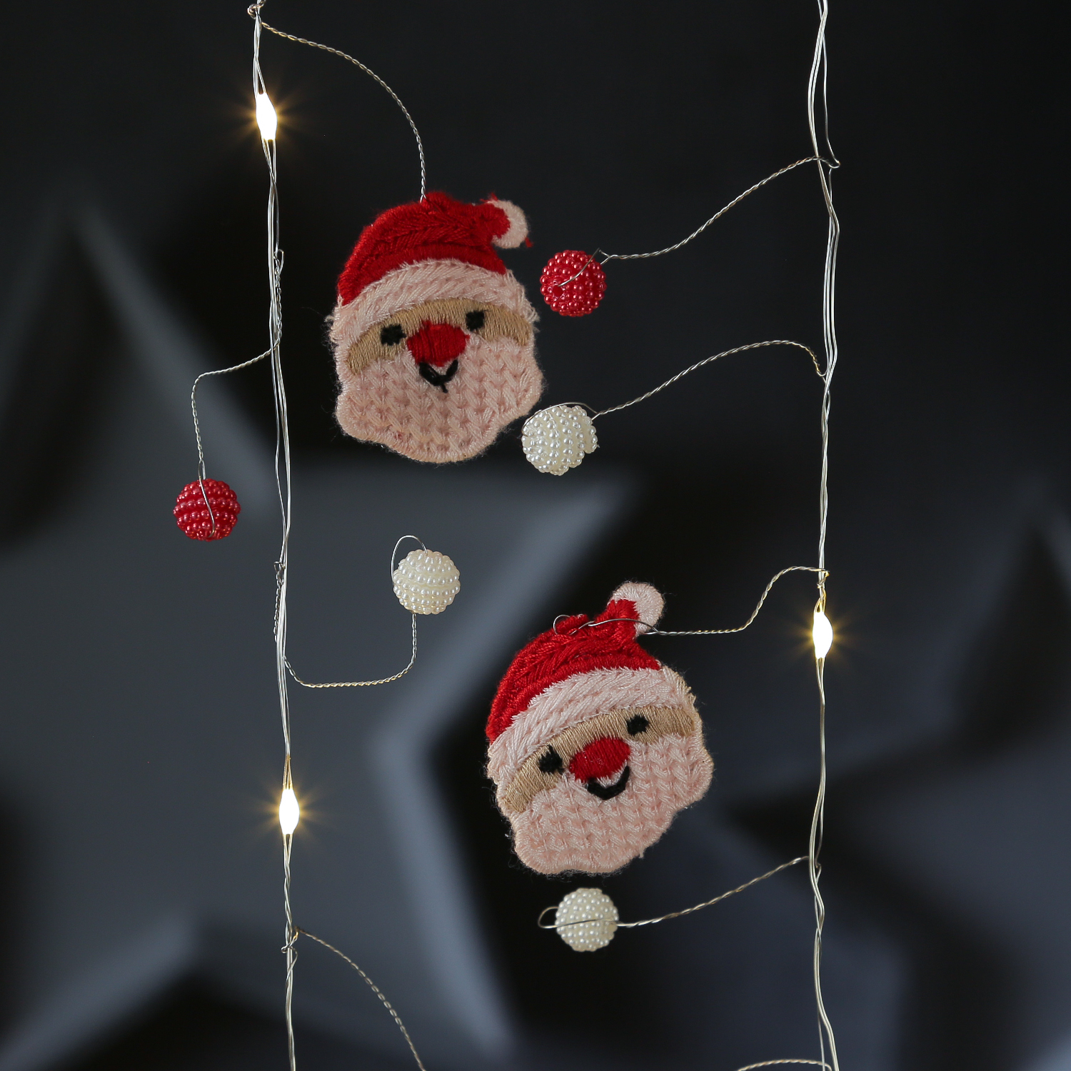 LED Drahtlichterkette Nikolaus - 20 warmweiße LED - L: 1,9m - Timer - Batteriebetrieb - weiß, rot LED Drahtlichterkette Nikolaus - 20 warmweiße LED - L: 1,9m - Timer - Batteriebetrieb - weiß, rot