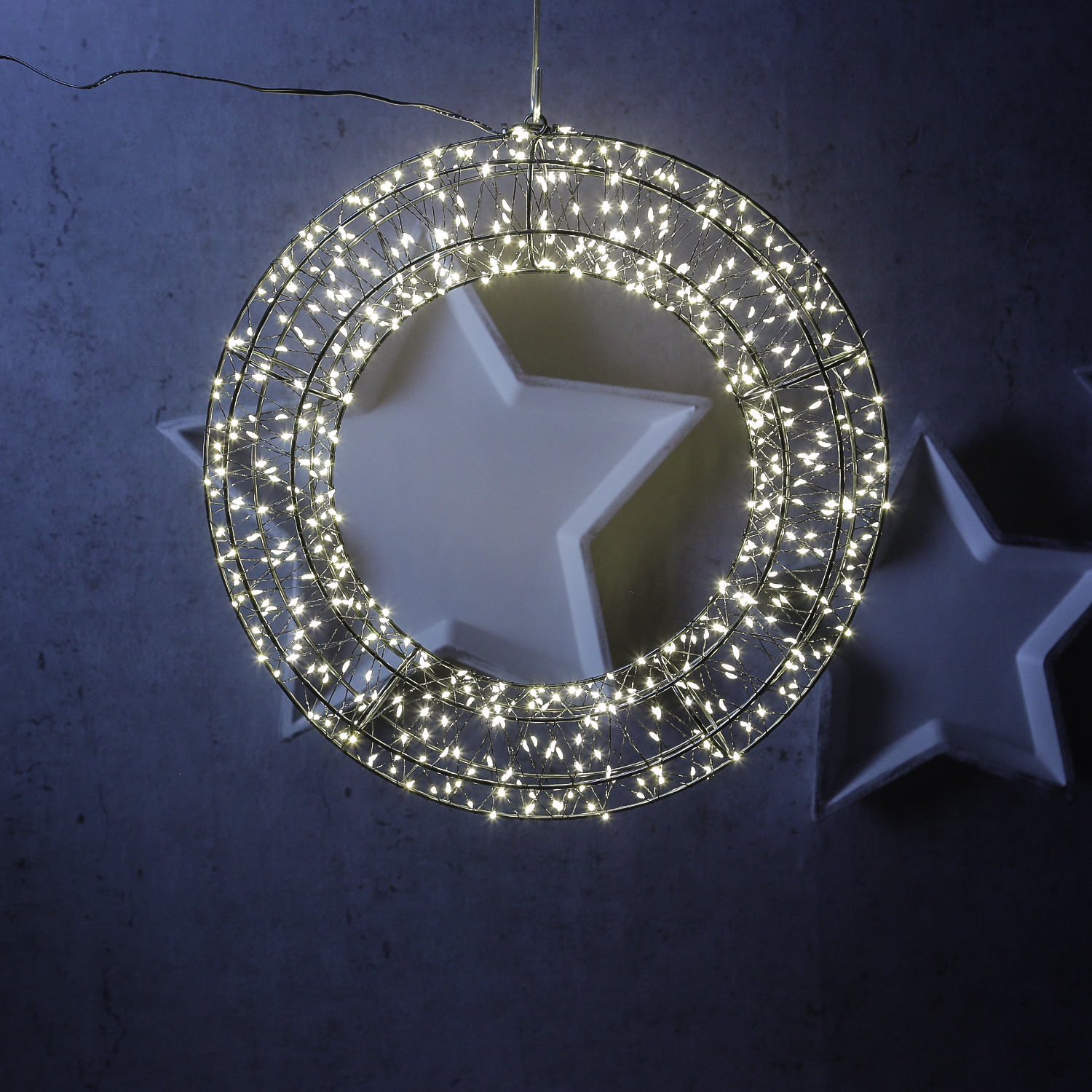 LED Kranz mit Drahtlichterkette - Lichterkranz mit 1200 warmweißen LED - D: 40cm - Timer - Außen LED Kranz mit Drahtlichterkette - Lichterkranz mit 1200 warmweißen LED - D: 40cm - Timer - Außen