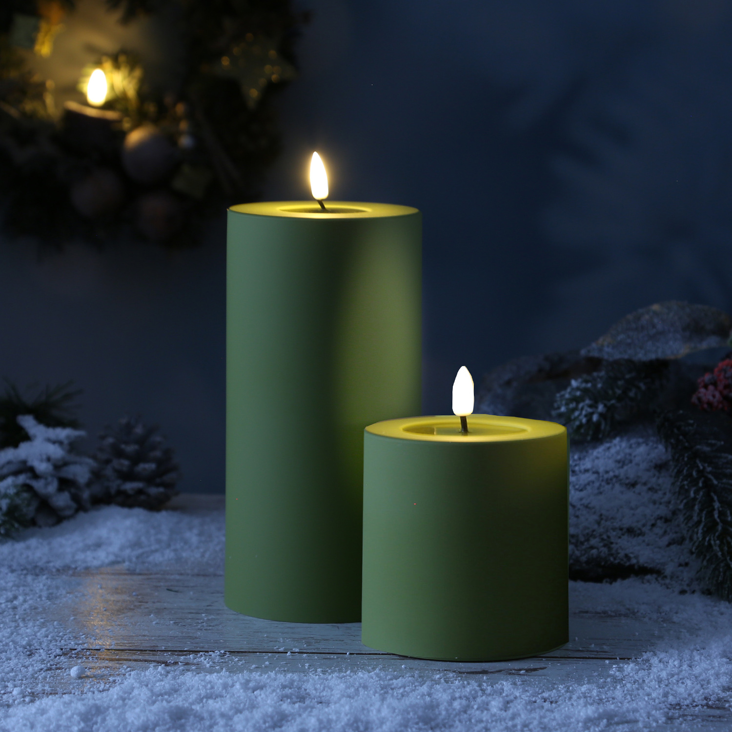 LED Stumpenkerze MIA - Kunststoff - realistische 3D Flamme - H: 10cm - f. Außen - grün LED Stumpenkerze MIA - Kunststoff - realistische 3D Flamme - H: 10cm - f. Außen - grün