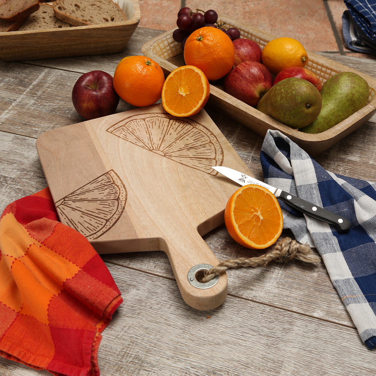 Schneidebrett - Vesperbrett - Mangoholz - Kordel - L: 38cm - Zitronenmotiv Scheibe - natur Schneidebrett - Vesperbrett - Mangoholz - Kordel - L: 38cm - Zitronenmotiv Scheibe - natur