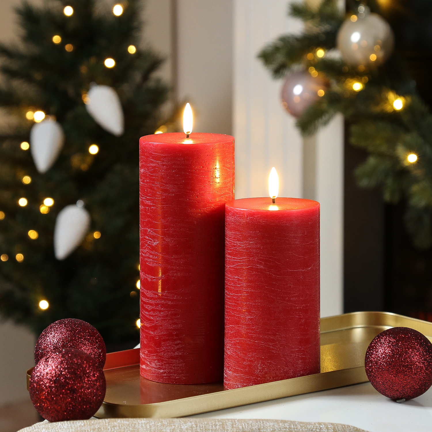 LED Kerze PIA - Rustik-Optik - Echtwachs - H: 15cm - D: 7,8cm - Timer - bis zu 1000 Std. - rot LED Kerze PIA - Rustik-Optik - Echtwachs - H: 15cm - D: 7,8cm - Timer - bis zu 1000 Std. - rot