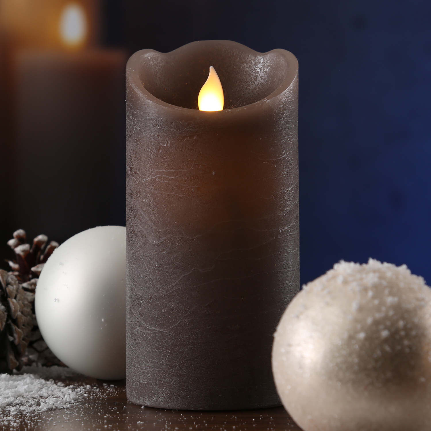 LED Kerze M-TWINKLE - Echtwachs  - mechanisch bewegte Flamme - H: 15cm - D: 7,5cm - Timer - braun LED Kerze M-TWINKLE - Echtwachs  - mechanisch bewegte Flamme - H: 15cm - D: 7,5cm - Timer - braun