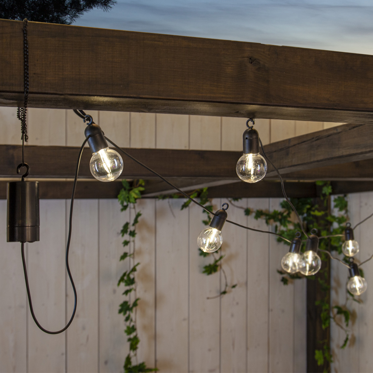 LED Lichterkette Fiesta - 10 warmweiße Filament LED - L: 3,6m - Batteriebetrieb - Timer - für Außen LED Lichterkette Fiesta - 10 warmweiße Filament LED - L: 3,6m - Batteriebetrieb - Timer - für Außen