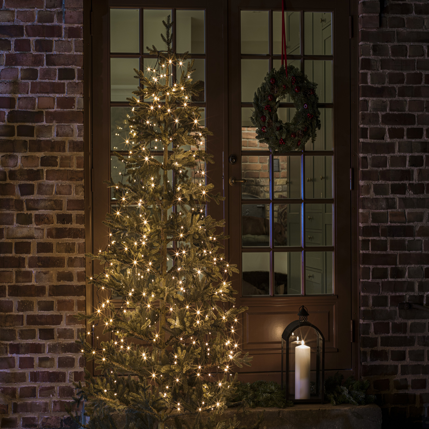 LED Baummantel Lichterkette - 6 Stränge á 45 gefrostete warmweiße LED - Timer - Außen - L: 1,80m LED Baummantel Lichterkette - 6 Stränge á 45 gefrostete warmweiße LED - Timer - Außen - L: 1,80m