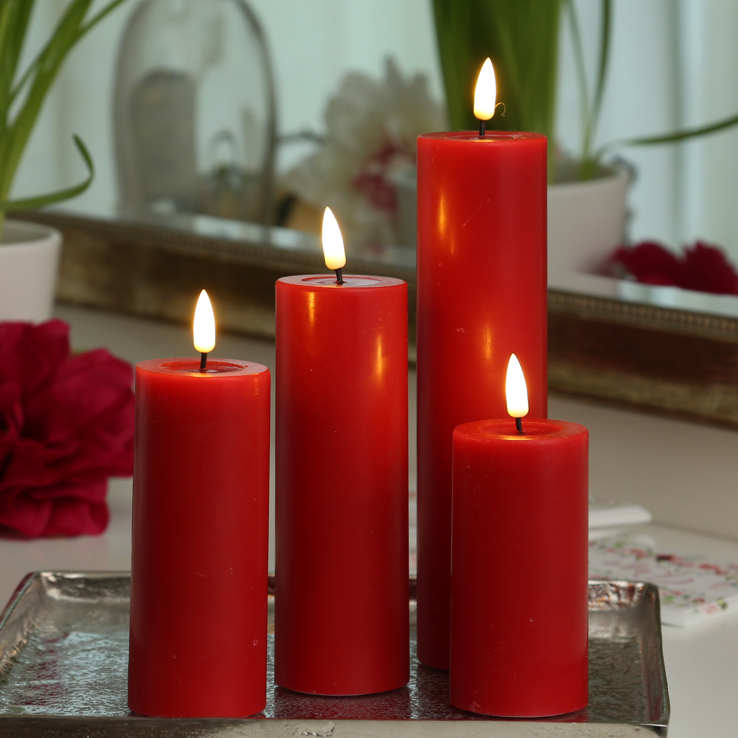 LED Stumpenkerze MIA - Echtwachs - realistische 3D Flamme - H: 15cm - D: 5cm - rot LED Stumpenkerze MIA - Echtwachs - realistische 3D Flamme - H: 15cm - D: 5cm - rot