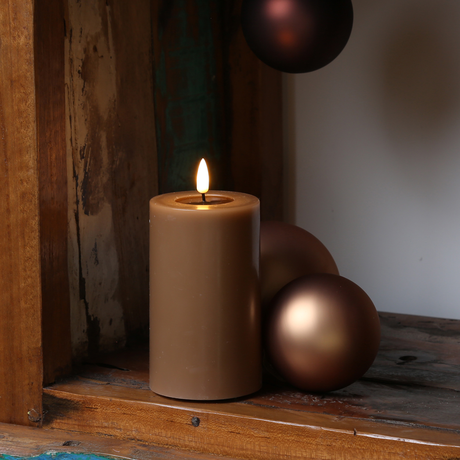 LED Stumpenkerze MIA - Echtwachs - realistische 3D Flamme - H: 12,5cm - Batteriebetrieb - karamell LED Stumpenkerze MIA - Echtwachs - realistische 3D Flamme - H: 12,5cm - Batteriebetrieb - karamell