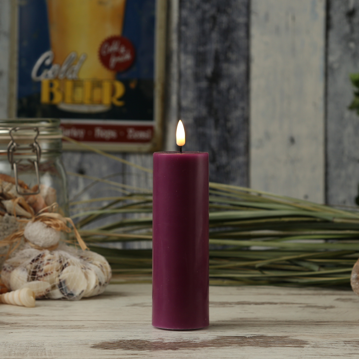 LED Stumpenkerze MIA - Echtwachs - realistische 3D Flamme - H: 15cm - D: 5cm - beere LED Stumpenkerze MIA - Echtwachs - realistische 3D Flamme - H: 15cm - D: 5cm - beere