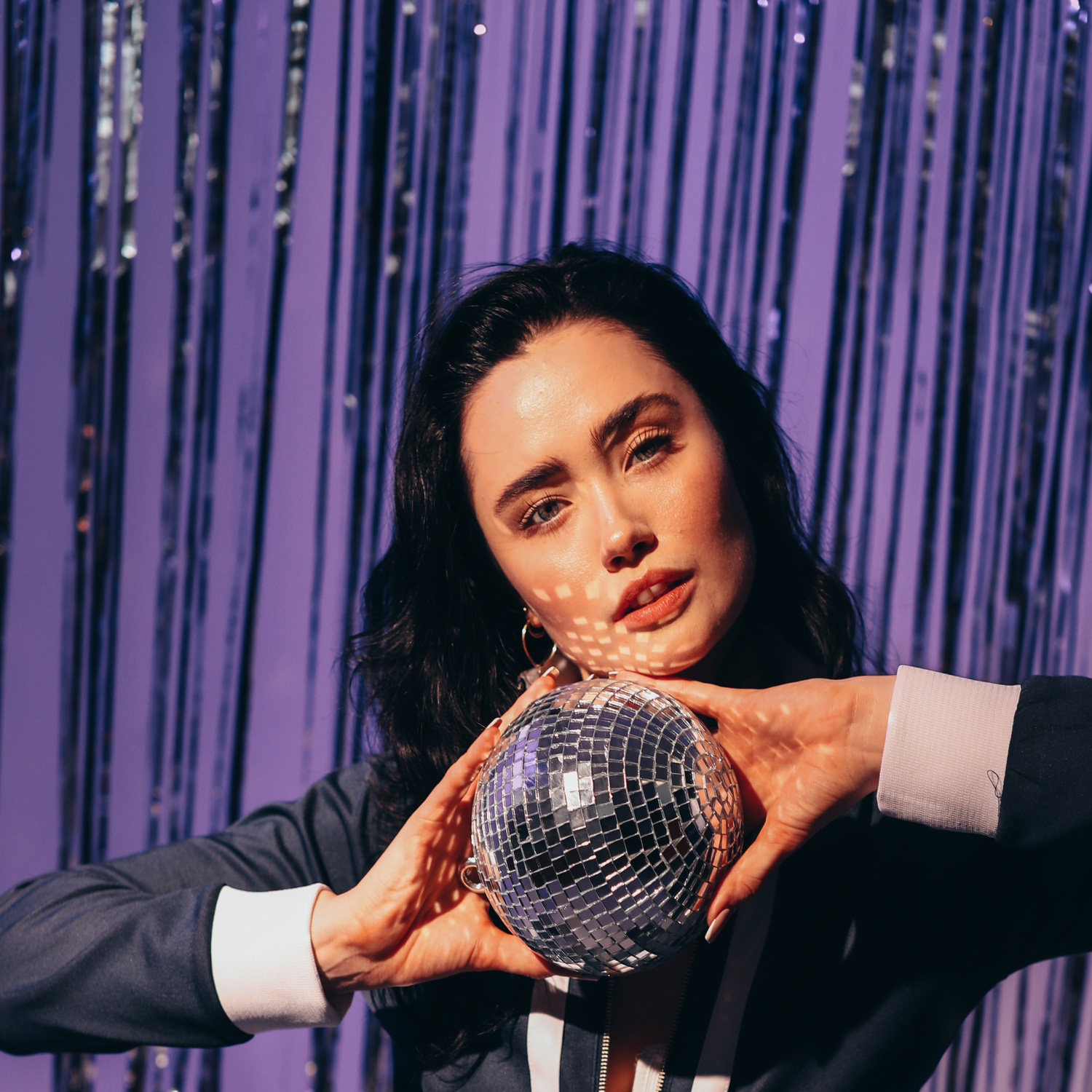 Spiegelkugel 15cm silber- Diskokugel (Discokugel) zur Dekoration - Echtglas - mirrorball silver chrome Spiegelkugel 15cm silber- Diskokugel (Discokugel) zur Dekoration - Echtglas - mirrorball silver chrome