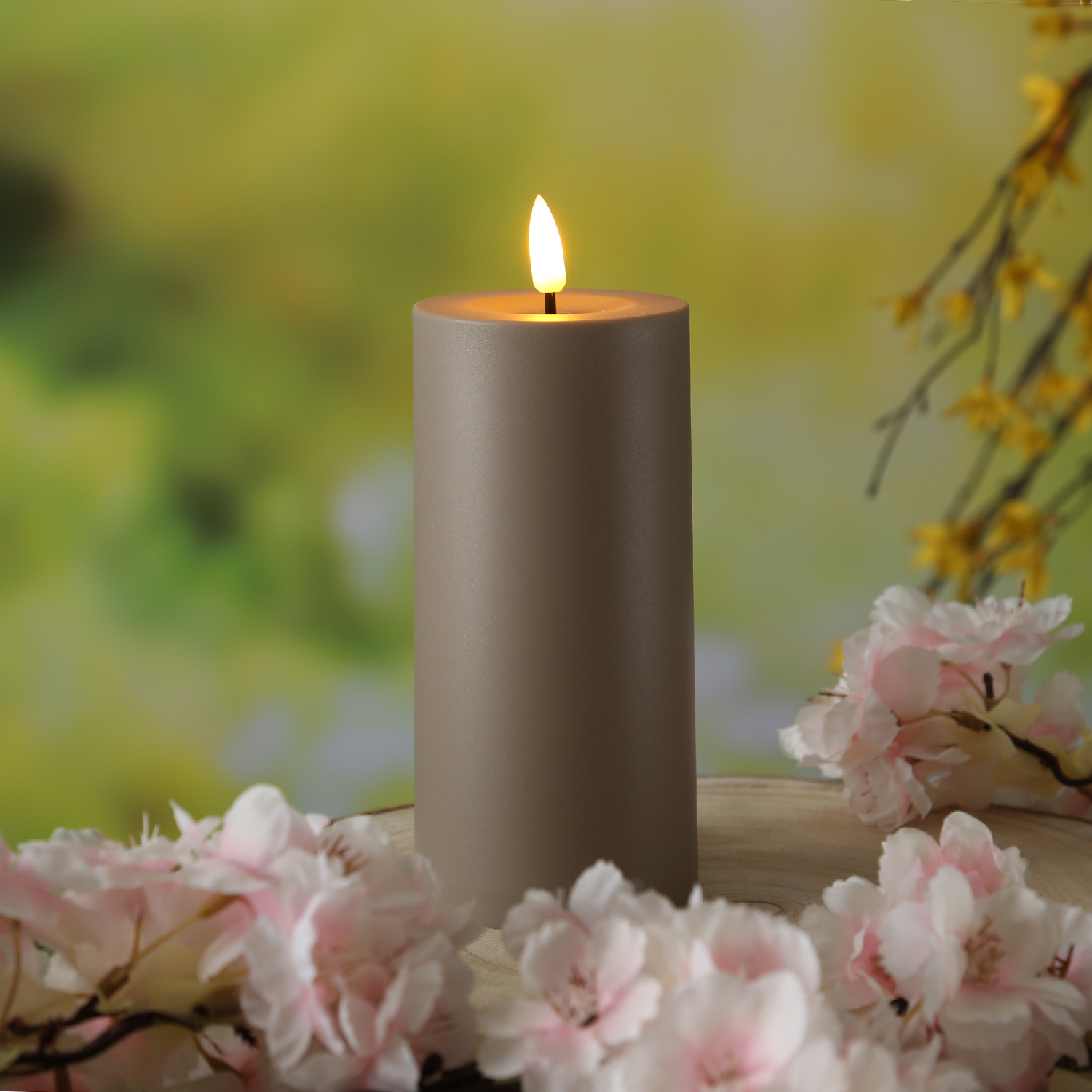 LED Solar Kerze - Outdoorkerze - H: 15cm, D: 7cm - Dämmerungssensor - für Außen - grau