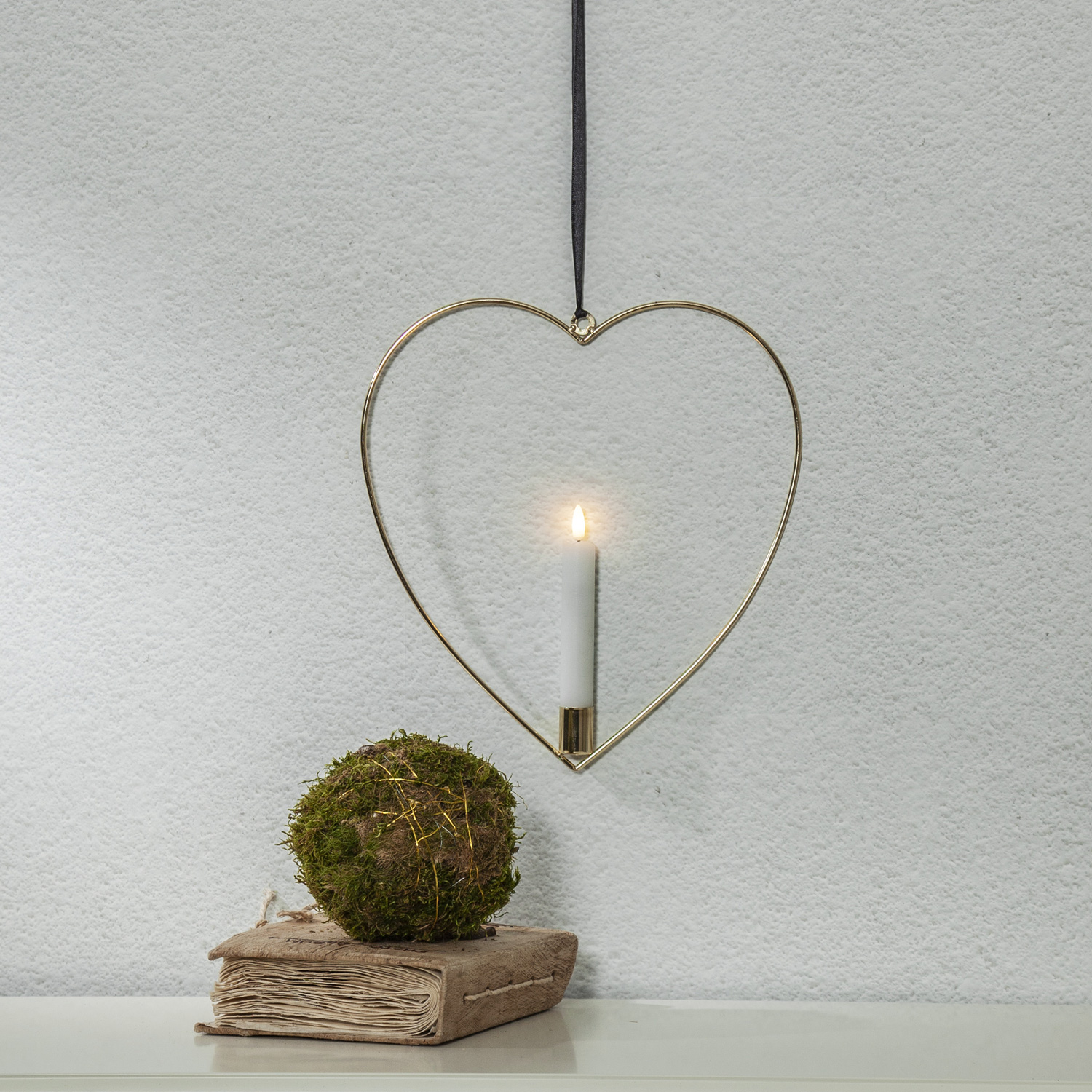 LED Stabkerzenhalter in Herzform inkl. Stabkerze - Metall - hängend - Batterie - Innen - gold LED Stabkerzenhalter in Herzform inkl. Stabkerze - Metall - hängend - Batterie - Innen - gold