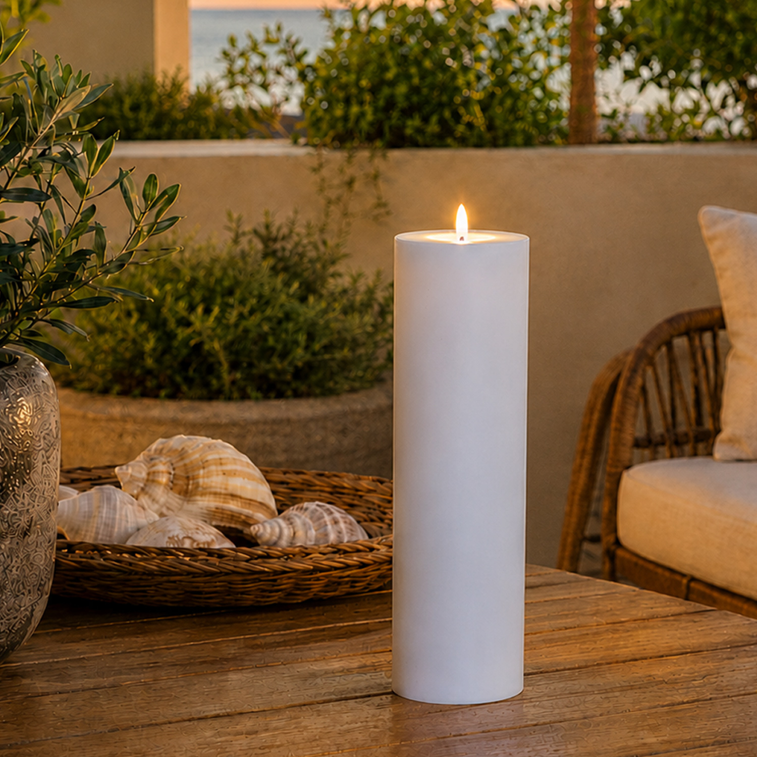 XXL LED Kerze - Outdoorkerze - H: 37,5cm/D: 10cm - Timer/Sensor - für Innen/Außen - weiß