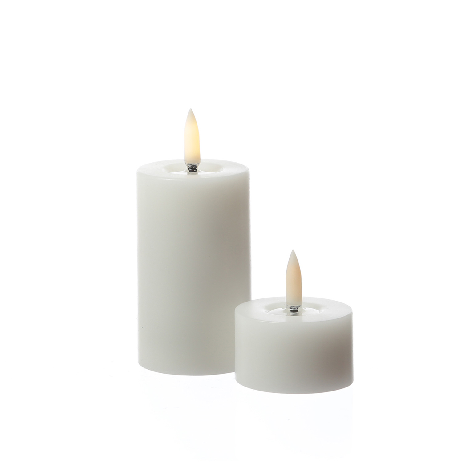 LED Mini Kerze THEA - Echtwachs - 3D Flamme mit Wachsspiegel - D: 5cm - H: 7,5cm - Timer - weiß LED Mini Kerze THEA - Echtwachs - 3D Flamme mit Wachsspiegel - D: 5cm - H: 7,5cm - Timer - weiß