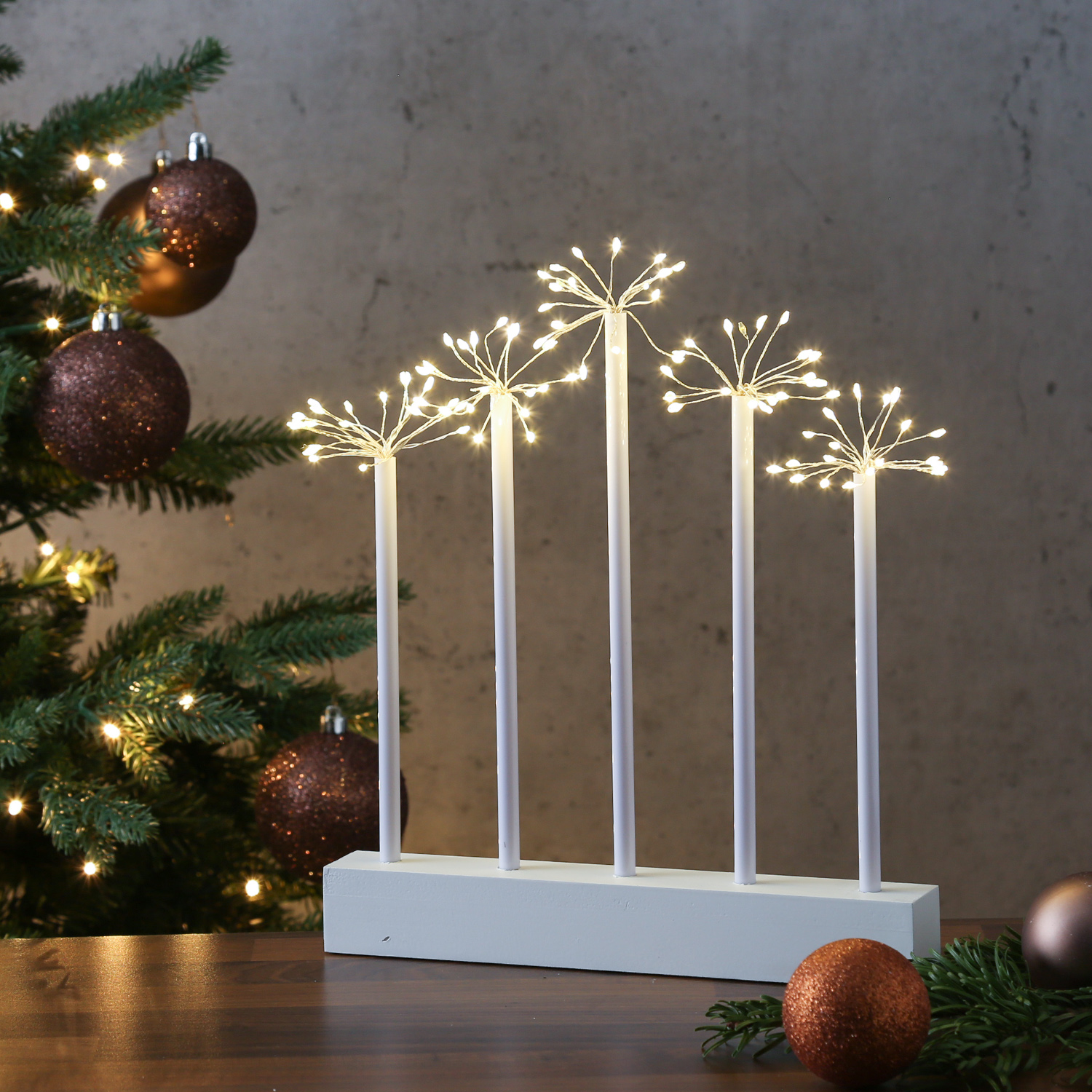 LED Fensterleuchter mit Sterneneffekt - 5 Stäbe mit je 20 warmweißen LED - L: 27cm - Batterie - weiß LED Fensterleuchter mit Sterneneffekt - 5 Stäbe mit je 20 warmweißen LED - L: 27cm - Batterie - weiß