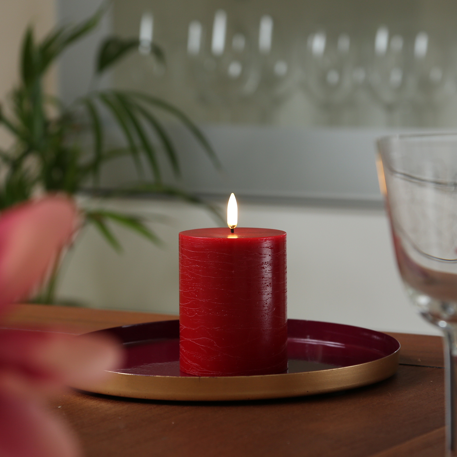 LED Kerze PIA - Rustik-Optik - Echtwachs - H: 10cm - D: 7,8cm - Timer - bis zu 1000 Std. - rot LED Kerze PIA - Rustik-Optik - Echtwachs - H: 10cm - D: 7,8cm - Timer - bis zu 1000 Std. - rot