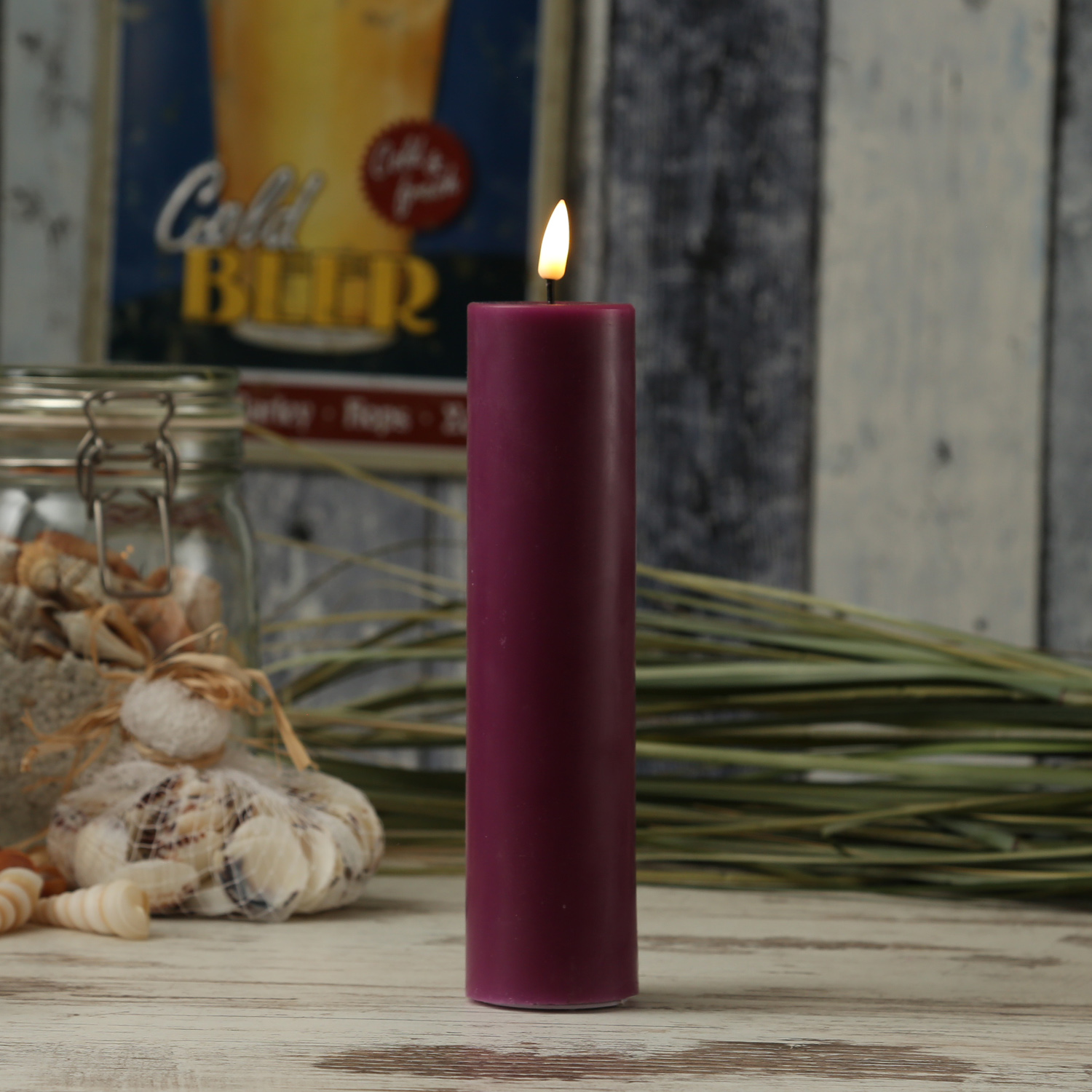 LED Stumpenkerze MIA - Echtwachs - realistische 3D Flamme - H: 20cm - D: 5cm - beere LED Stumpenkerze MIA - Echtwachs - realistische 3D Flamme - H: 20cm - D: 5cm - beere