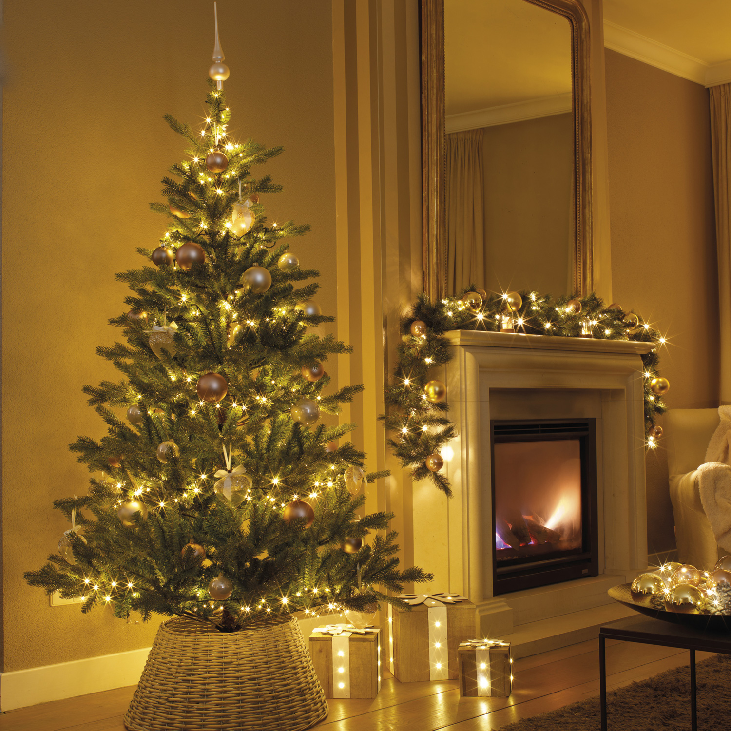 LED Baummantel Lichterkette 1-2 GLOW - 6 Stränge - 540 bernstein LED - 1,8m - Timer - Außen - grün LED Baummantel Lichterkette 1-2 GLOW - 6 Stränge - 540 bernstein LED - 1,8m - Timer - Außen - grün