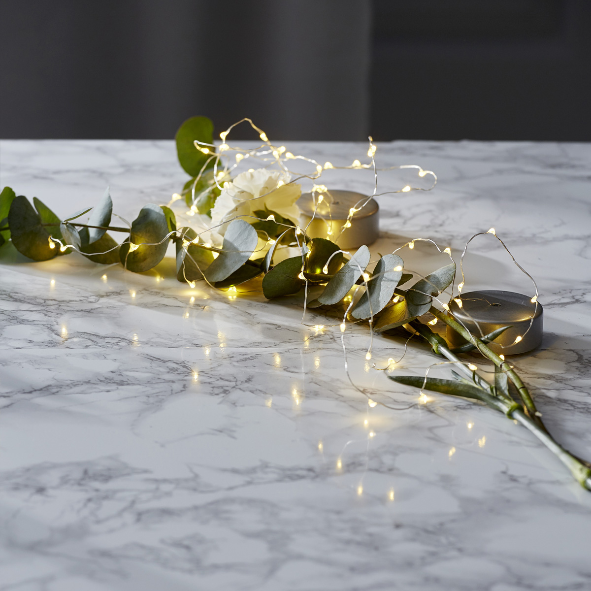 LED Drahtlichterkette "Dew Drop" - 20 warmweiße LED - silberner Draht - 1m - Batteriebetrieb - Timer LED Drahtlichterkette "Dew Drop" - 20 warmweiße LED - silberner Draht - 1m - Batteriebetrieb - Timer