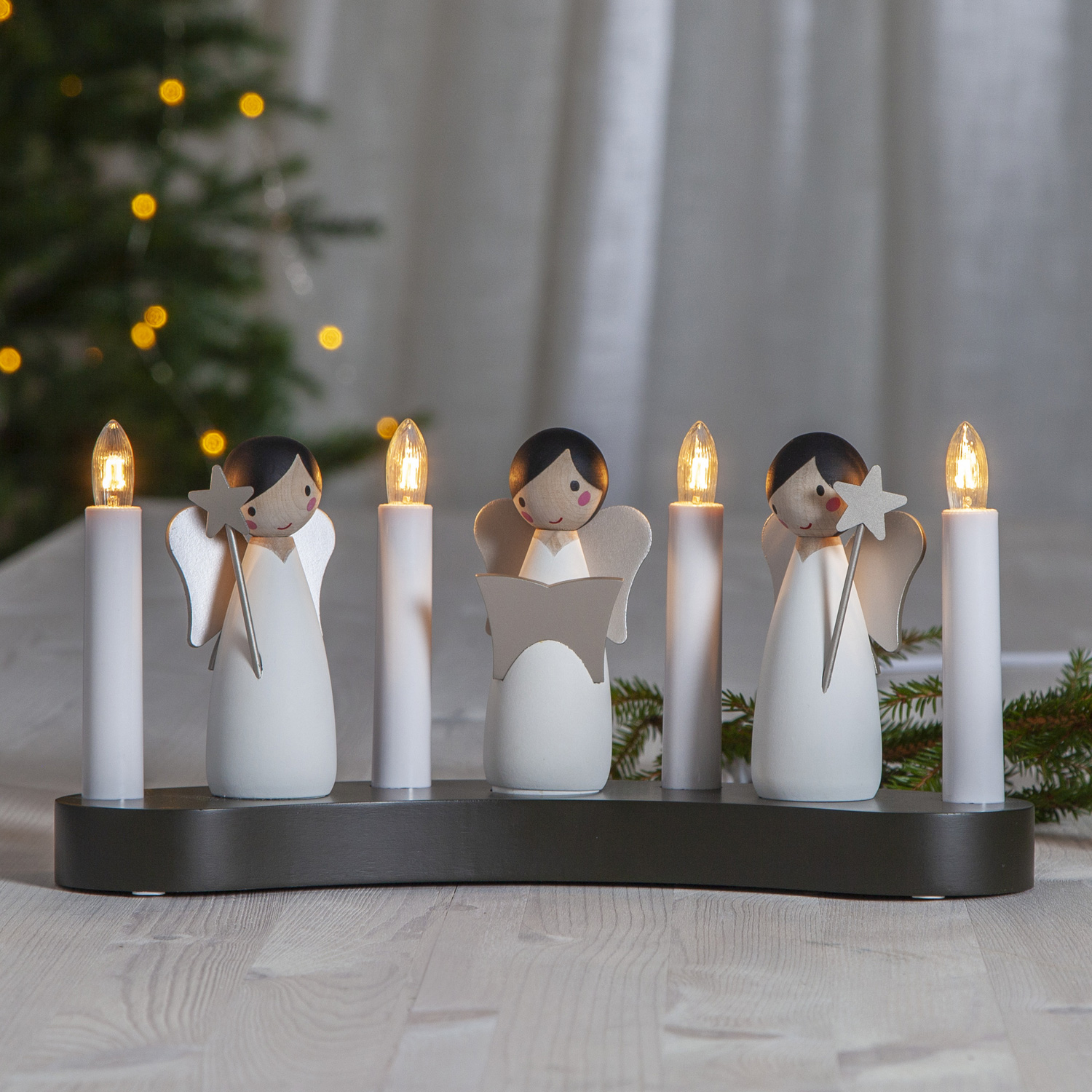 Fensterleuchter Angel Choir - 4flammig - warmweiße Glühlampen - H: 15cm - Kabel - Innen - weiß Fensterleuchter Angel Choir - 4flammig - warmweiße Glühlampen - H: 15cm - Kabel - Innen - weiß