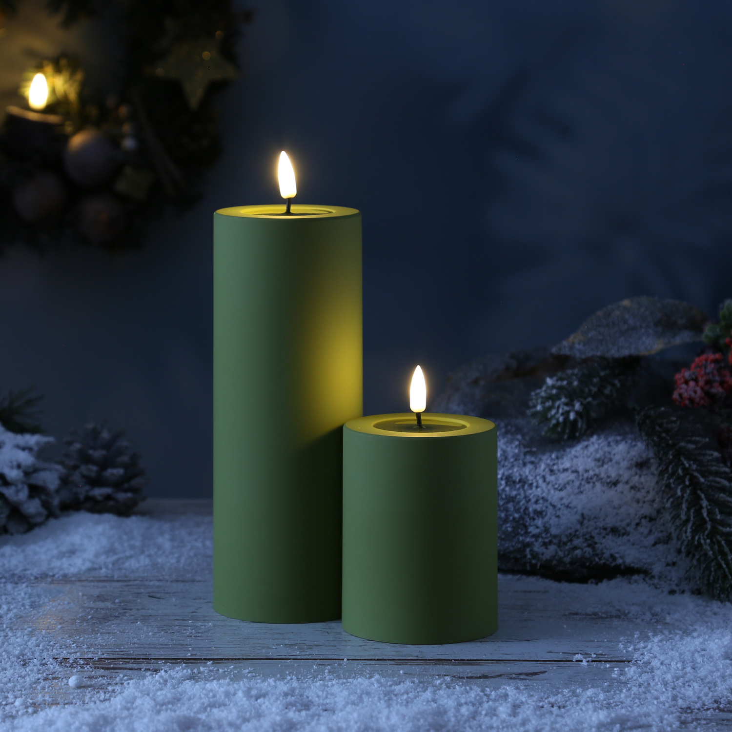 LED Stumpenkerze MIA - Kunststoff - realistische 3D Flamme - H: 10cm - outdoor - grün LED Stumpenkerze MIA - Kunststoff - realistische 3D Flamme - H: 10cm - outdoor - grün