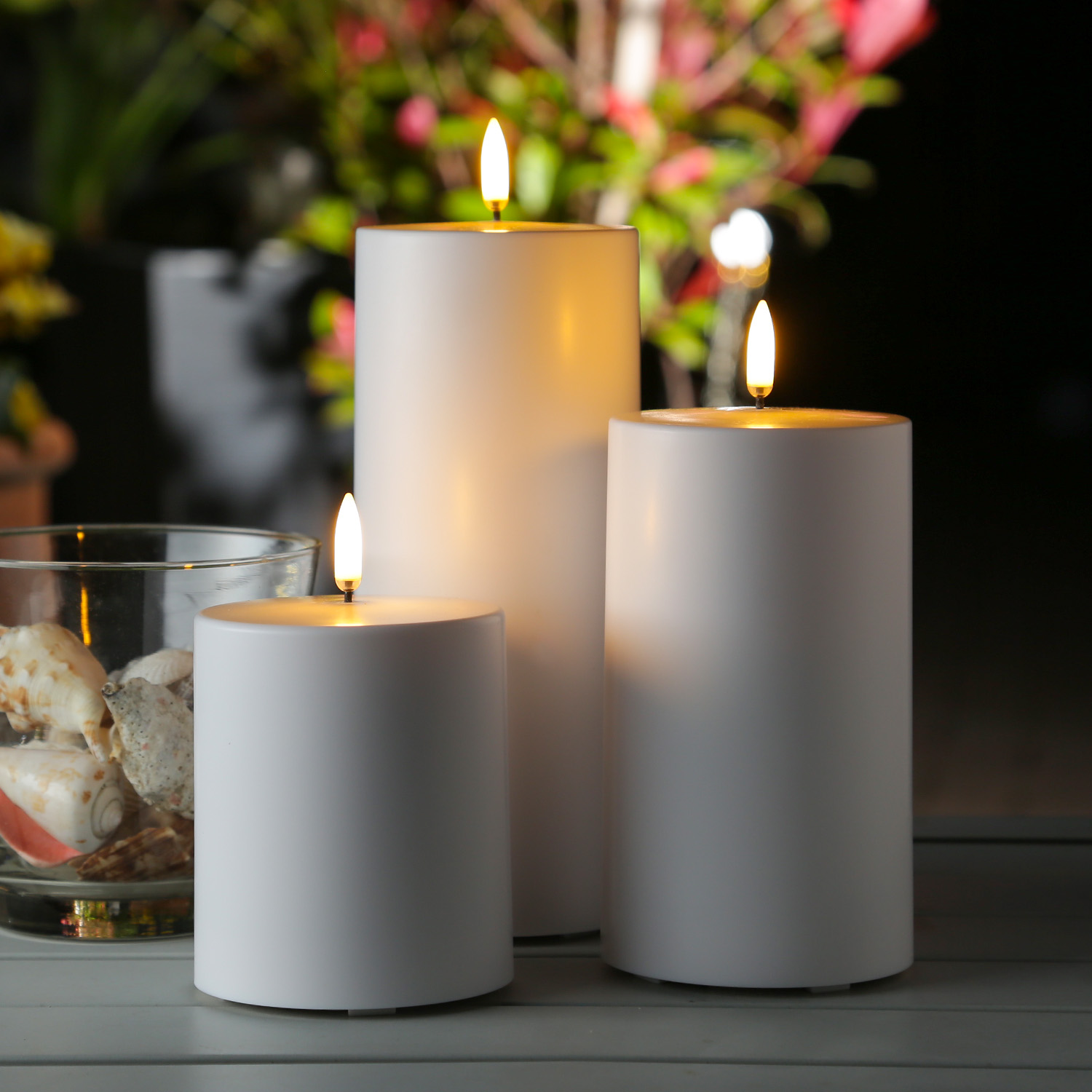 LED Kerze THEA - Kunststoff - Timer - H 10cm - D 84cm - bis zu 2500 Std.  - für Außen - weiß LED Kerze THEA - Kunststoff - Timer - H 10cm - D 84cm - bis zu 2500 Std.  - für Außen - weiß