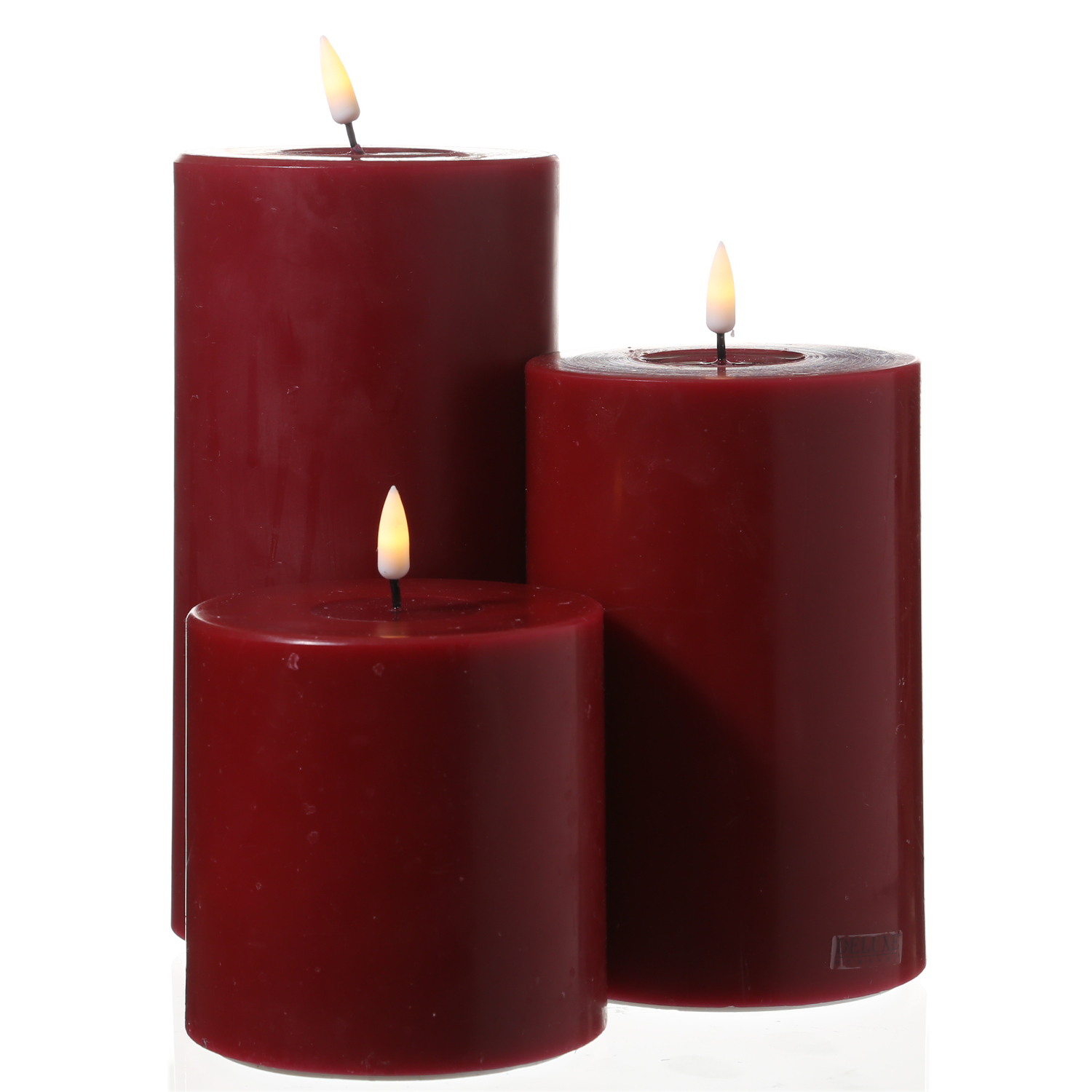 LED Stumpenkerze MIA - Echtwachs - realistische 3D Flamme - H: 20cm - D: 10cm - bordeauxrot LED Stumpenkerze MIA - Echtwachs - realistische 3D Flamme - H: 20cm - D: 10cm - bordeauxrot