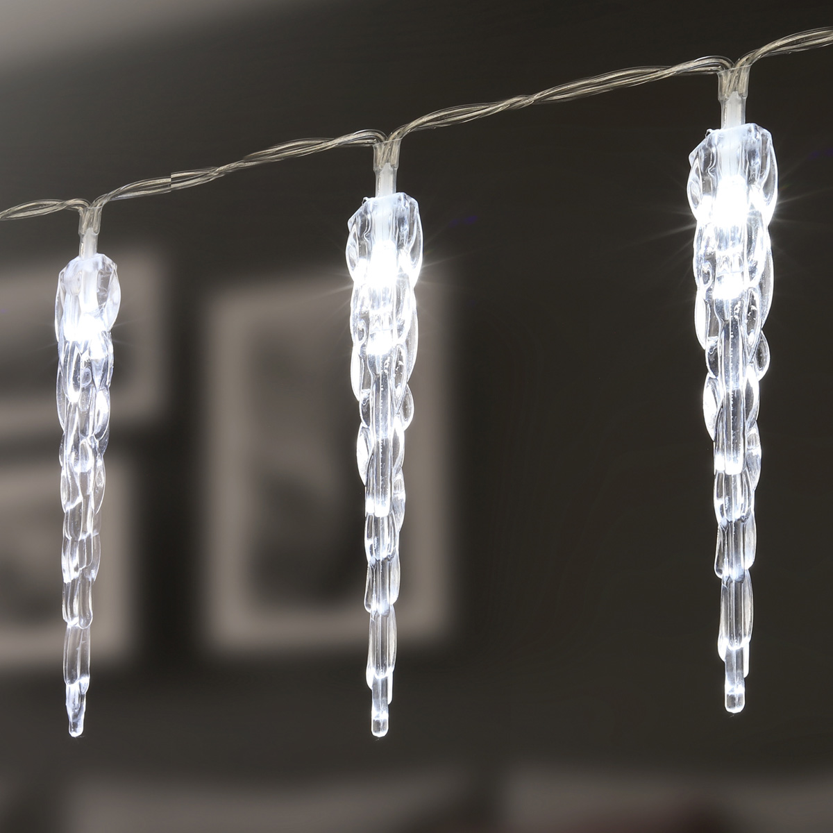 LED Lichterkette Eiszapfen - 40 Eiszapfen mit kaltweißer LED - L: 3,9m - transp. Kabel - für Außen LED Lichterkette Eiszapfen - 40 Eiszapfen mit kaltweißer LED - L: 3,9m - transp. Kabel - für Außen