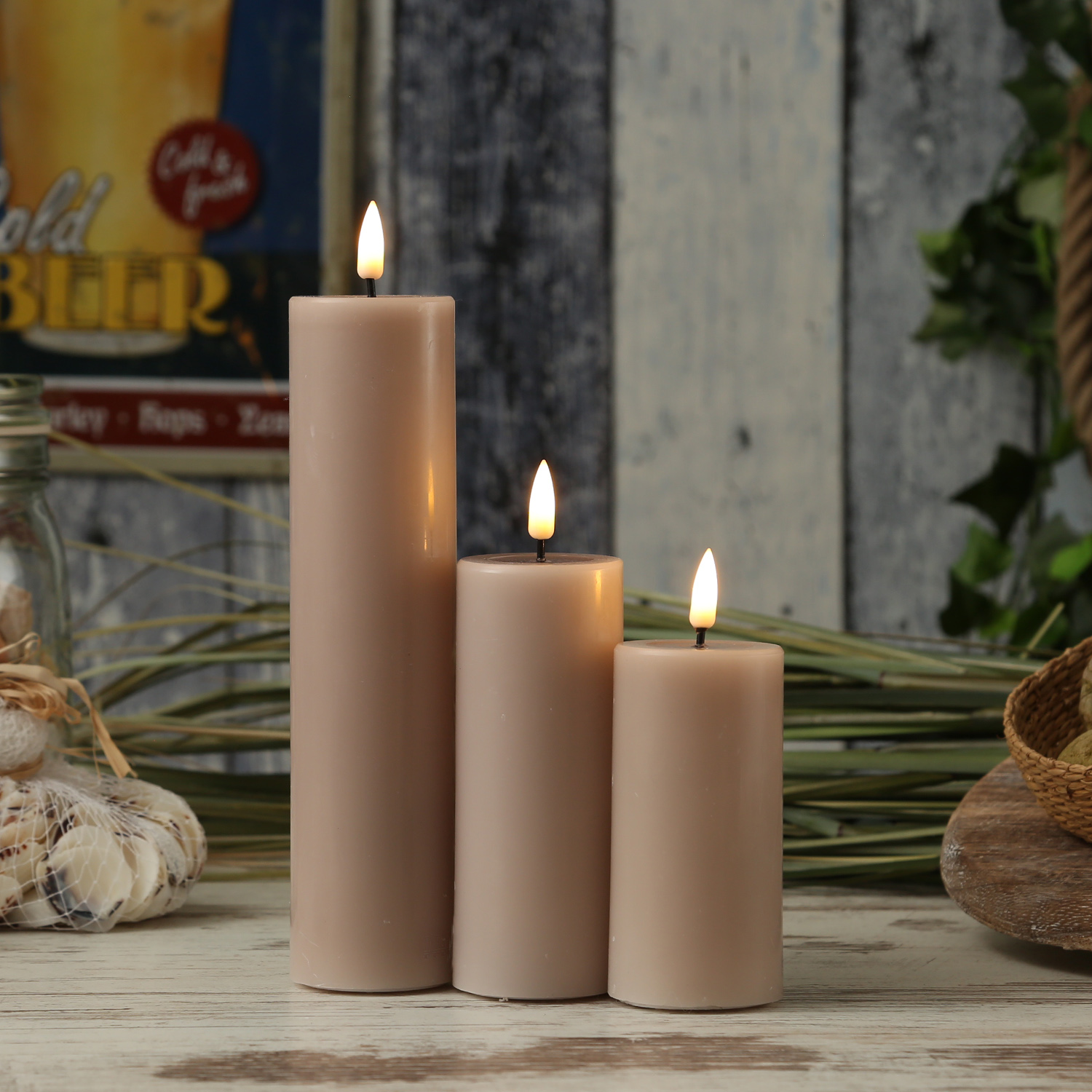 LED Stumpenkerze MIA - Echtwachs - realistische 3D Flamme - H: 20cm - D: 5cm - altrosa LED Stumpenkerze MIA - Echtwachs - realistische 3D Flamme - H: 20cm - D: 5cm - altrosa