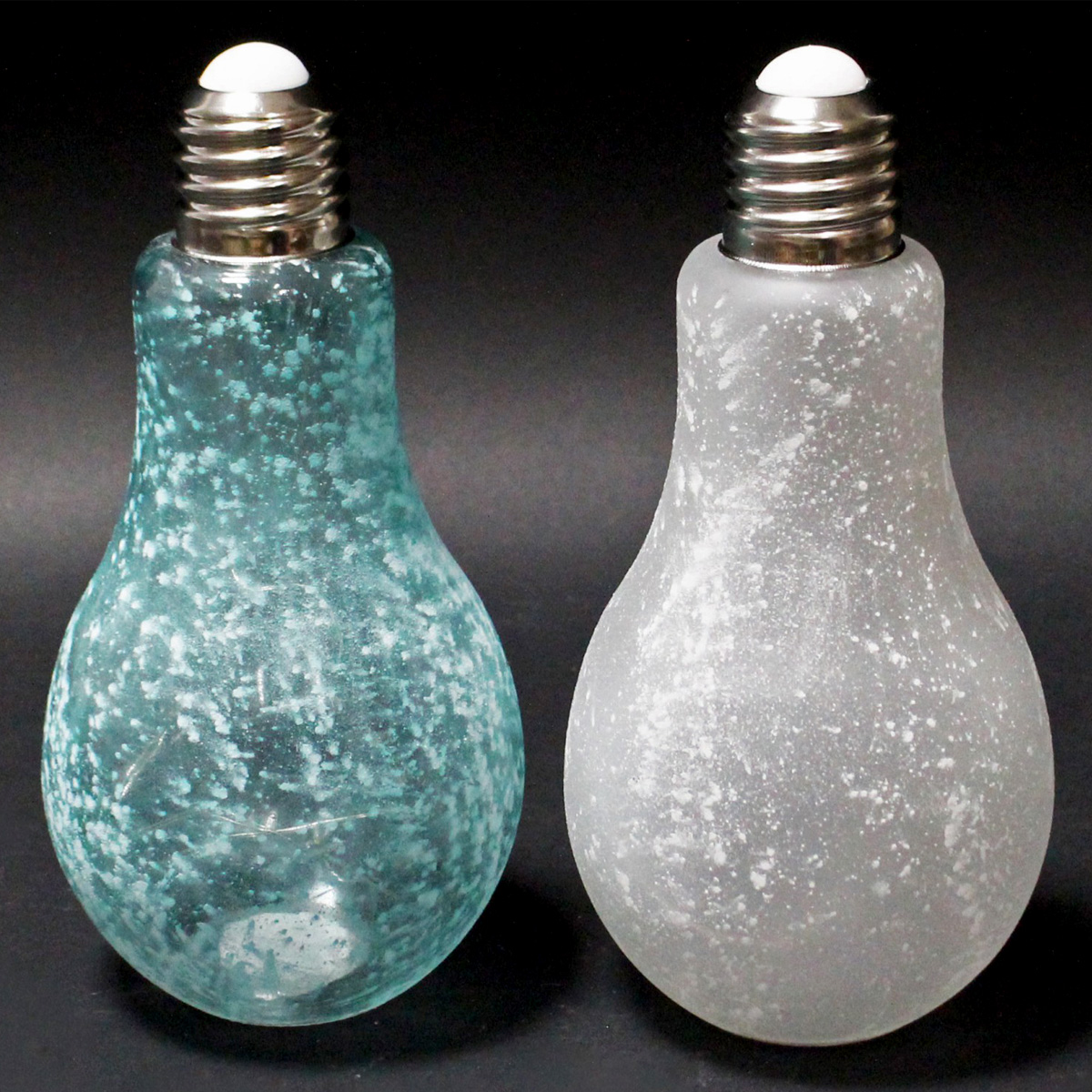 LED Glühbirne mit Lichterkette zum Stellen - H: 22cm, D: 11cm - Batteriebetrieb - eisblau gefrostet LED Glühbirne mit Lichterkette zum Stellen - H: 22cm, D: 11cm - Batteriebetrieb - eisblau  gefrostet