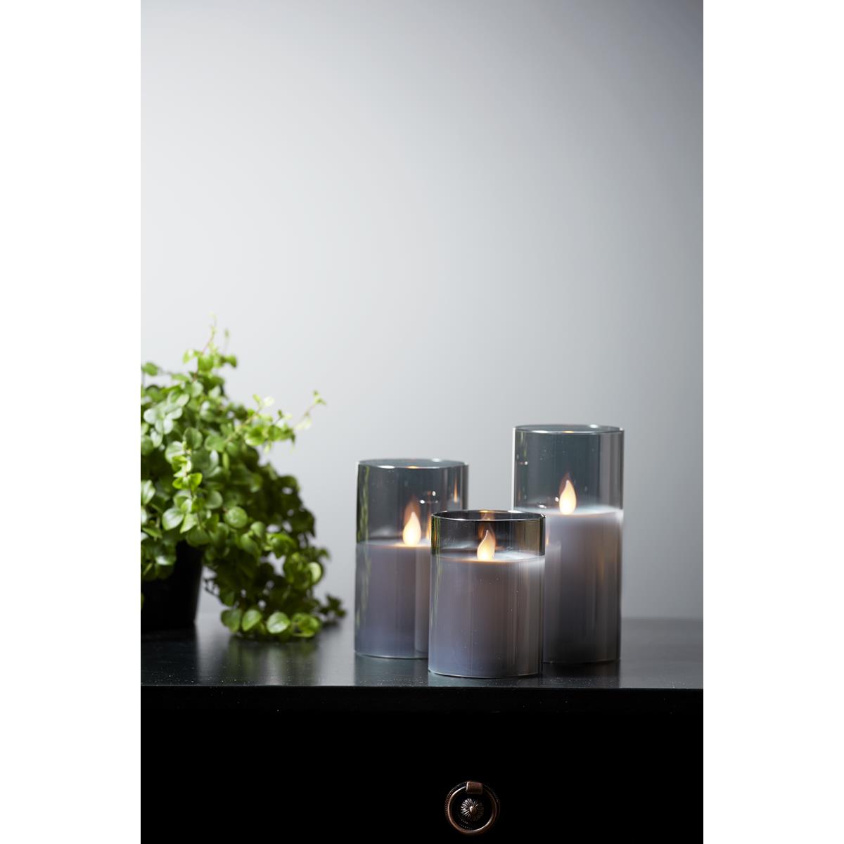 LED Kerze/Windlicht "Twinkle" - Echtwachs - mechanische Flamme - Timer - H: 15cm - rauchschwarz LED Kerze/Windlicht "Twinkle" - Echtwachs - mechanische Flamme - Timer - H: 15cm - rauchschwarz