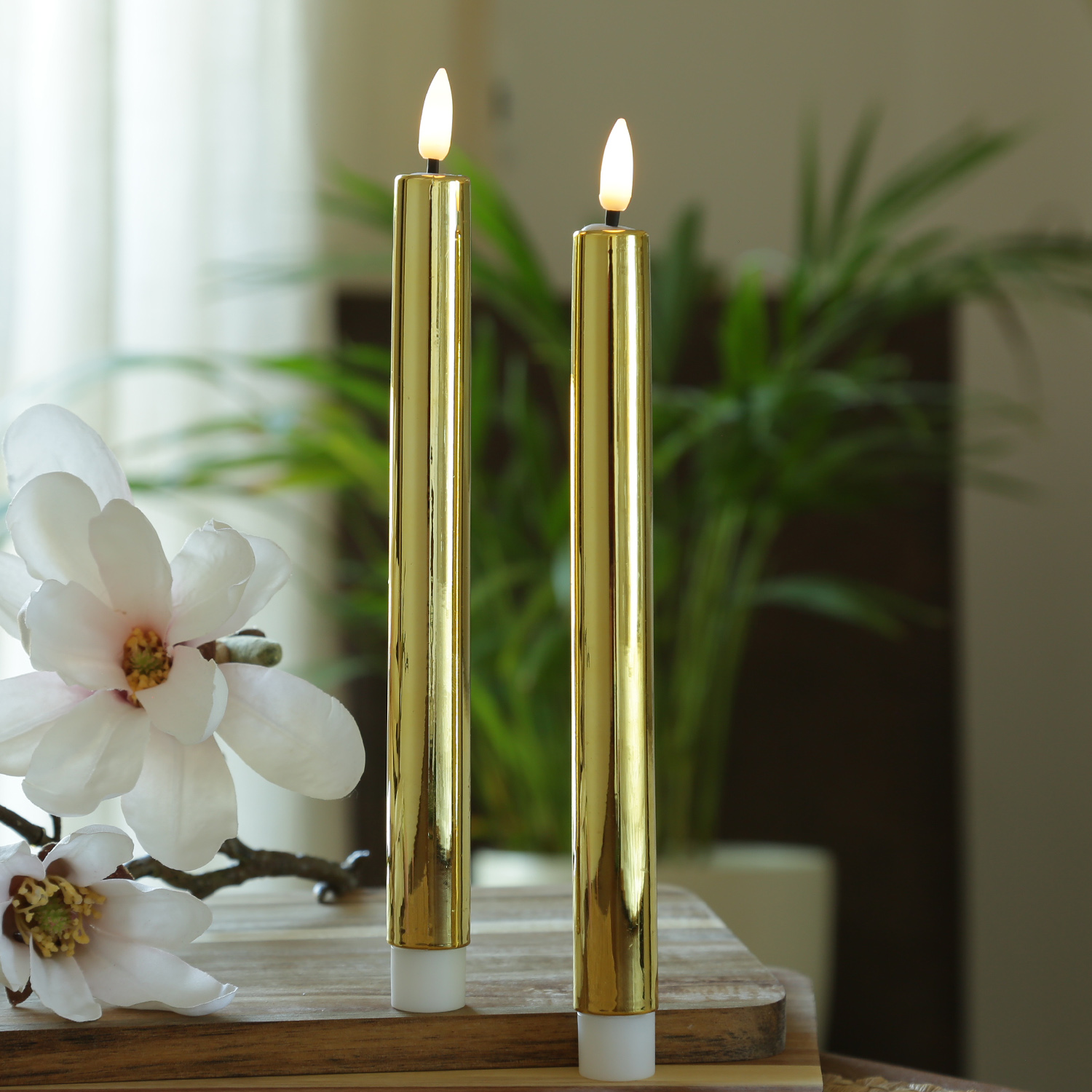 LED Stabkerzen - mit Lack - flackernd - H: 25cm - Timer - gold glänzend - 2er Set LED Stabkerzen - mit Lack - flackernd - H: 25cm - Timer - gold glänzend - 2er Set