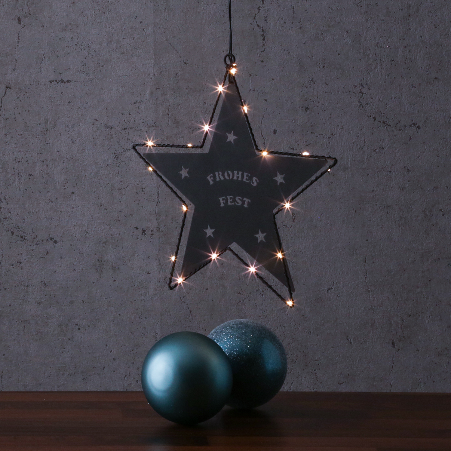 LED Hängestern FROHES FEST - Metallstern - 5-zackig - D- 27cm - 20 LED - Batteriebetrieb - schwarz LED Hängestern FROHES FEST - Metallstern - 5-zackig - D- 27cm - 20 LED - Batteriebetrieb - schwarz