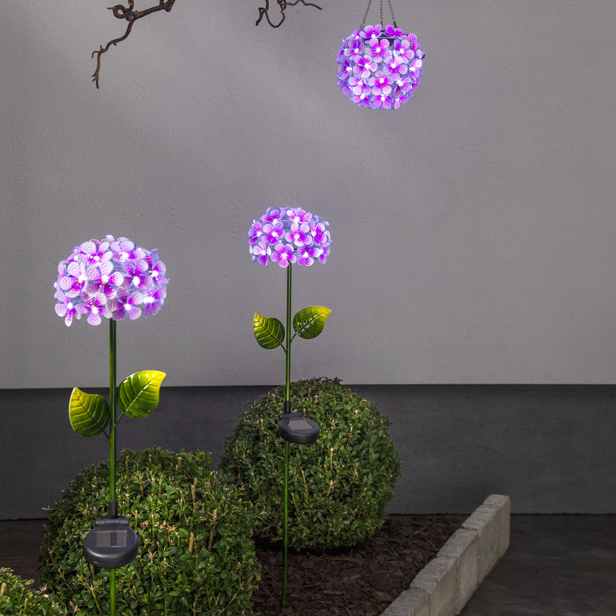 LED Solarstab "Hortensie" - pink - 27 kaltweiße LED - H: 77cm, D: 16cm - Dämmerungssensor LED Solarstab "Hortensie" - pink - 27 kaltweiße LED - H: 77cm, D: 16cm - Dämmerungssensor